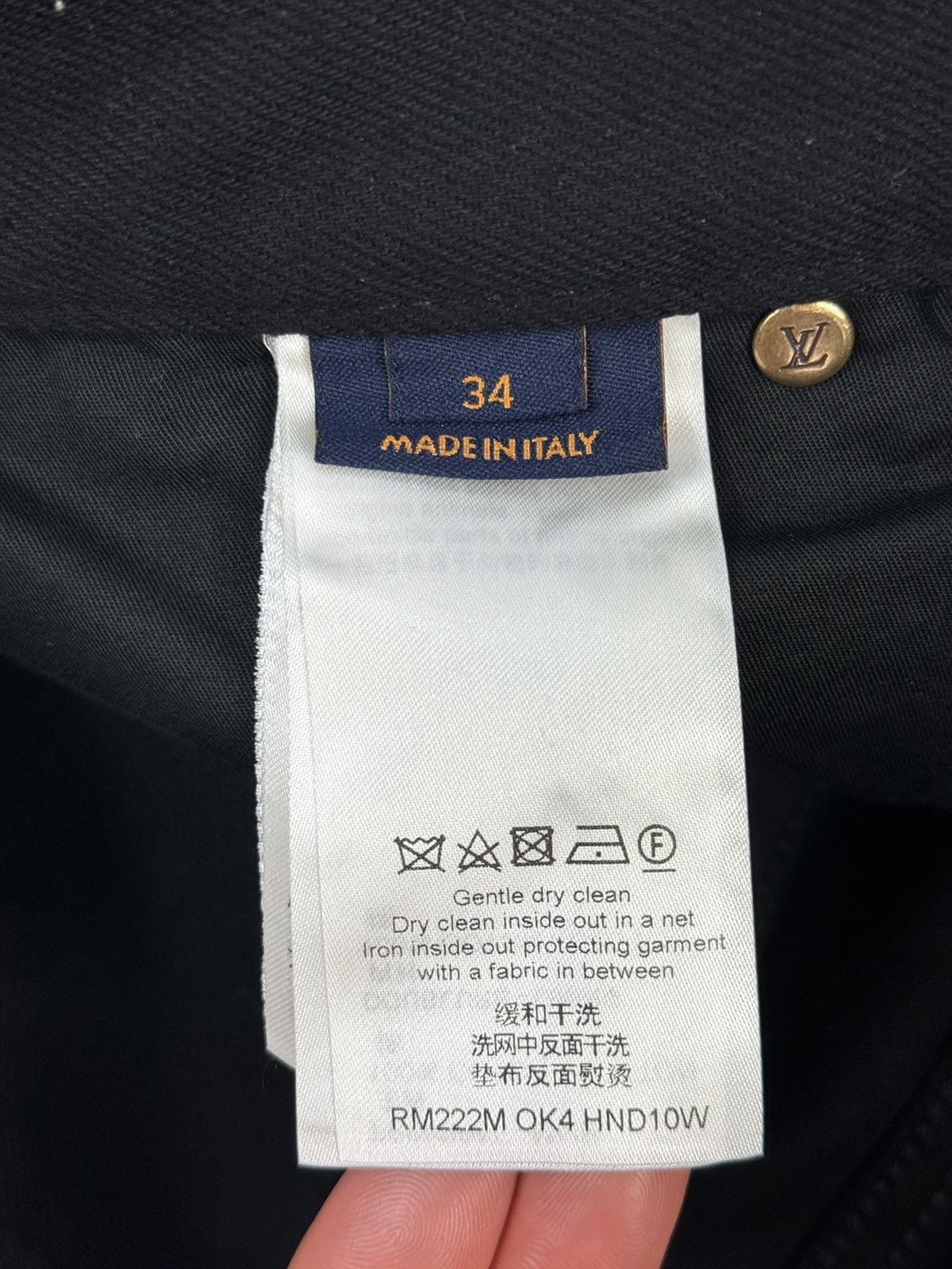 Louis Vuitton MONOGRAM PRINT DENIM CARGO TROUSERS Size US 34 / EU 50 - 11 Thumbnail