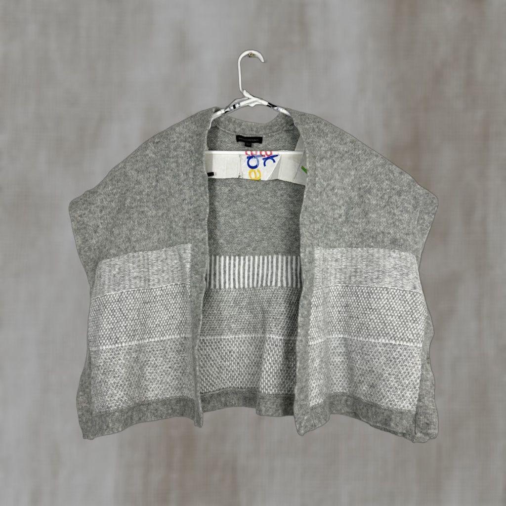 Banana Republic VINTAGE Banana Republic Womens XS/S Cardigan Poncho Gray White Merino Wool Striped Sweater Sleeveless XS Womens Size XS / US 0-2 / IT 36-38 - 1 Thumbnail