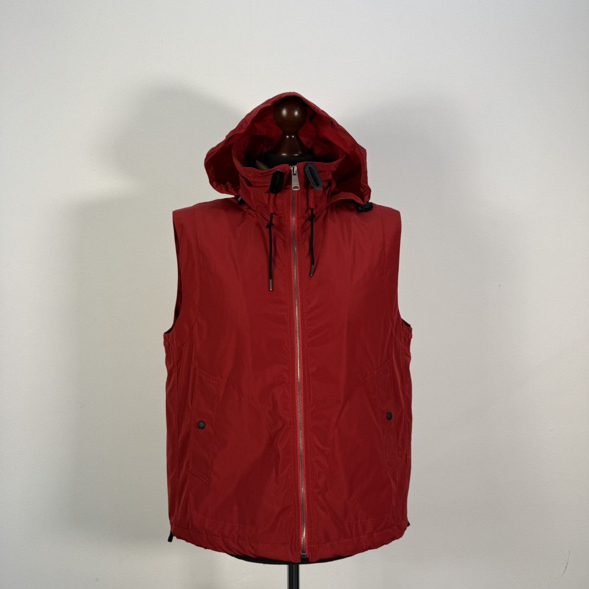Burberry BURBERRY sleeveless red size 56 Size US XL / EU 56 / 4 - 1 Thumbnail