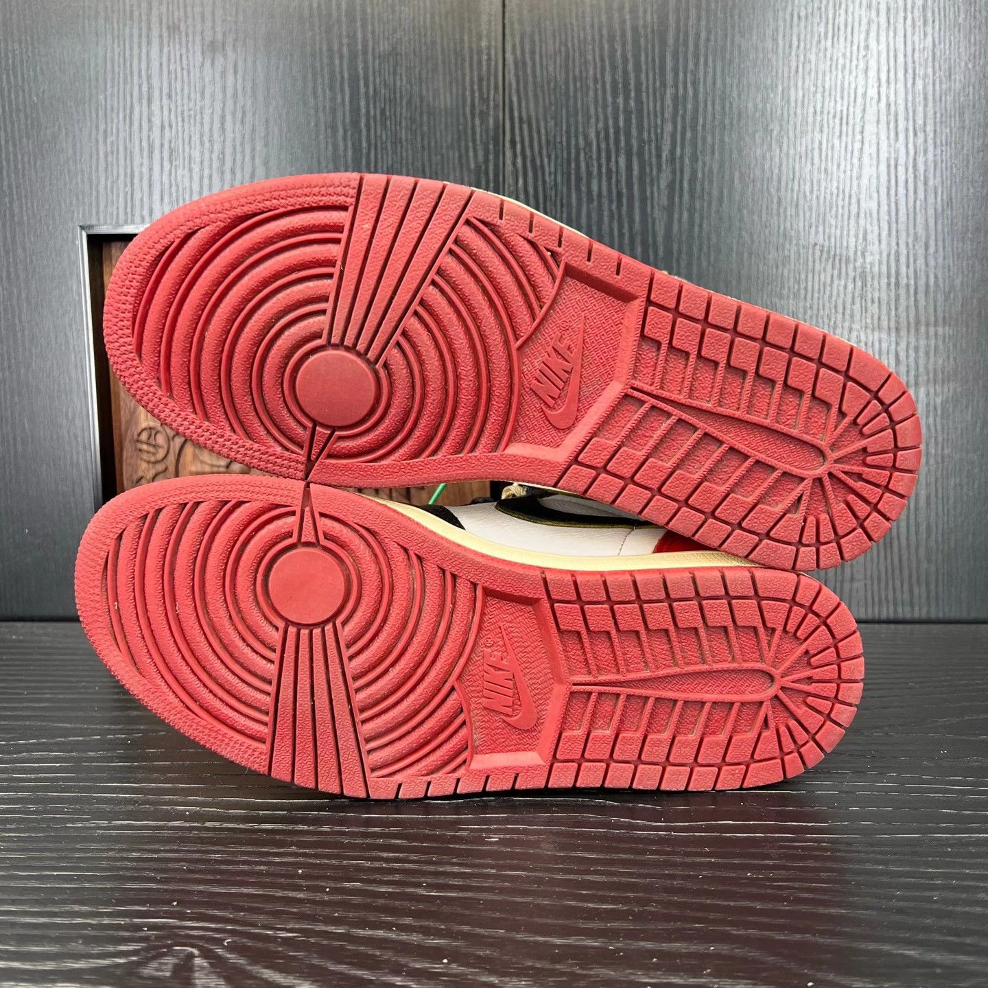 Nike AJ1 Union Black Red Size 41 New with Box Size US 8 / EU 41 - 8 Thumbnail