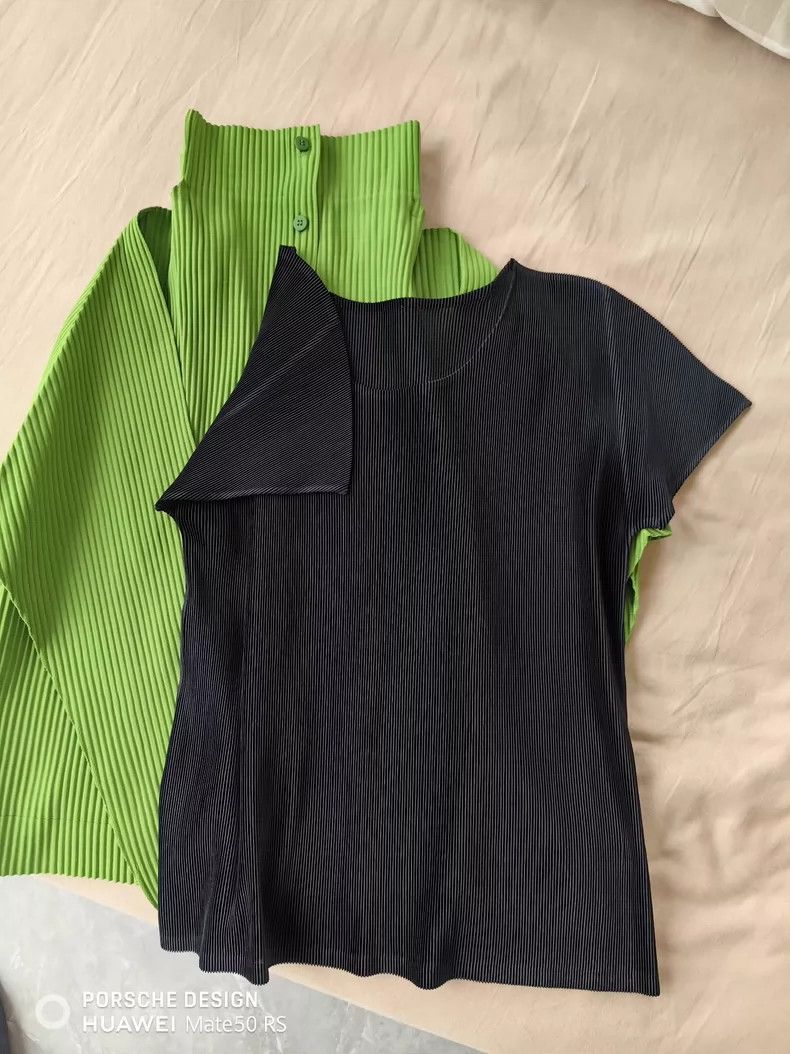 Issey Miyake Issey Miyake size:one size Green pleated coat Size XS / US 0-2 / IT 36-38 - 3 Thumbnail