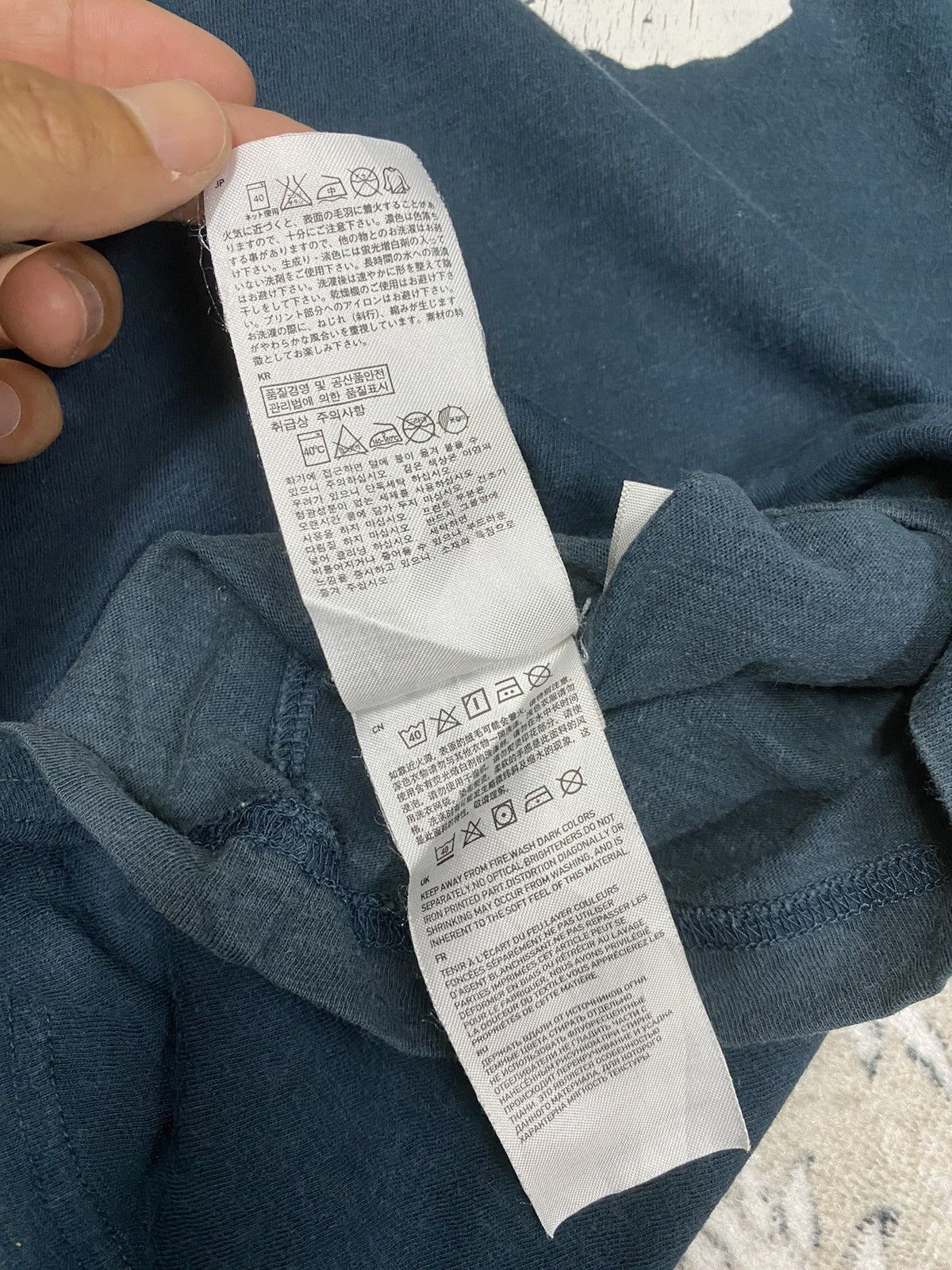 Undercover × Uniqlo UNIQLO X UNDERCOVER RARE TEE Size M / US 6-8 / IT 42-44 - 8 Thumbnail