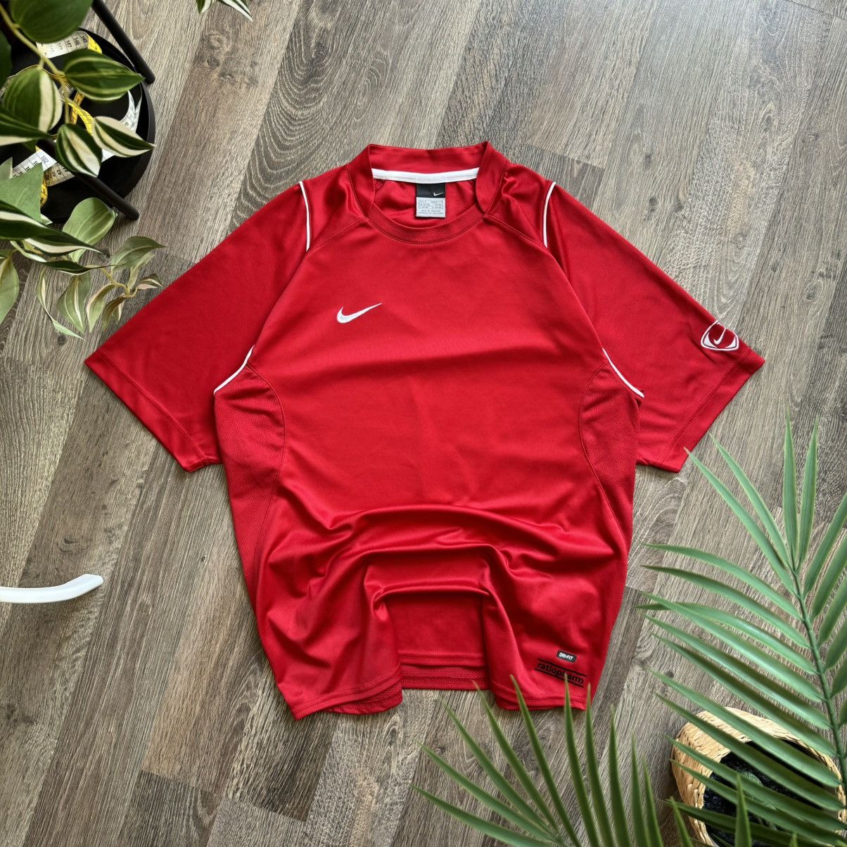 Nike Vintage Nike T-shirt Size US S / EU 44-46 / 1 - 1 Thumbnail