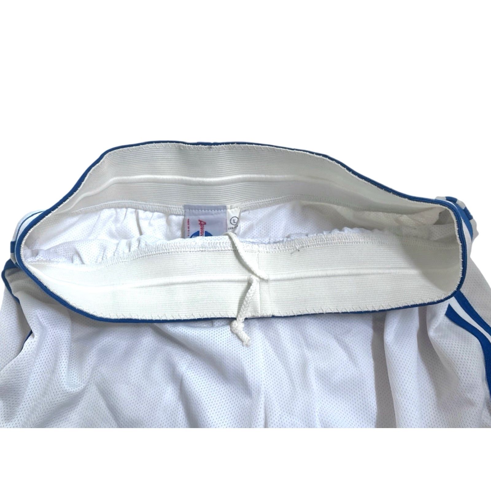 Vintage VINTAGE Betlin Nylon Basketball Shorts Mens Large Deadstock NWOT USA Made Athletic 90s White Navy Slim Side Slits 7” Inseam Drawstring Waist Size US 33 - 3 Thumbnail