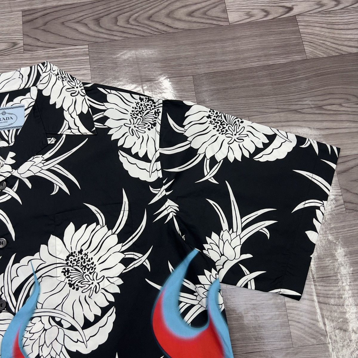 Prada Prada SS18 Dahlia Flames Poplin Shirt Size US L / EU 52-54 / 3 - 12 Thumbnail