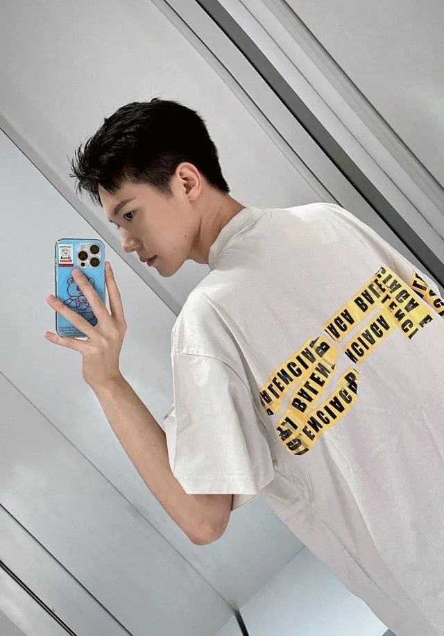 Balenciaga o1srvl11e0325 Need For Speed Mobile T-Shirt Oversized Size US S / EU 44-46 / 1 - 4 Thumbnail