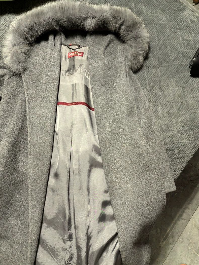 Max Mara Max Mara Sheep and Fox Fur Collar Coat Size M / US 6-8 / IT 42-44 - 1 Thumbnail