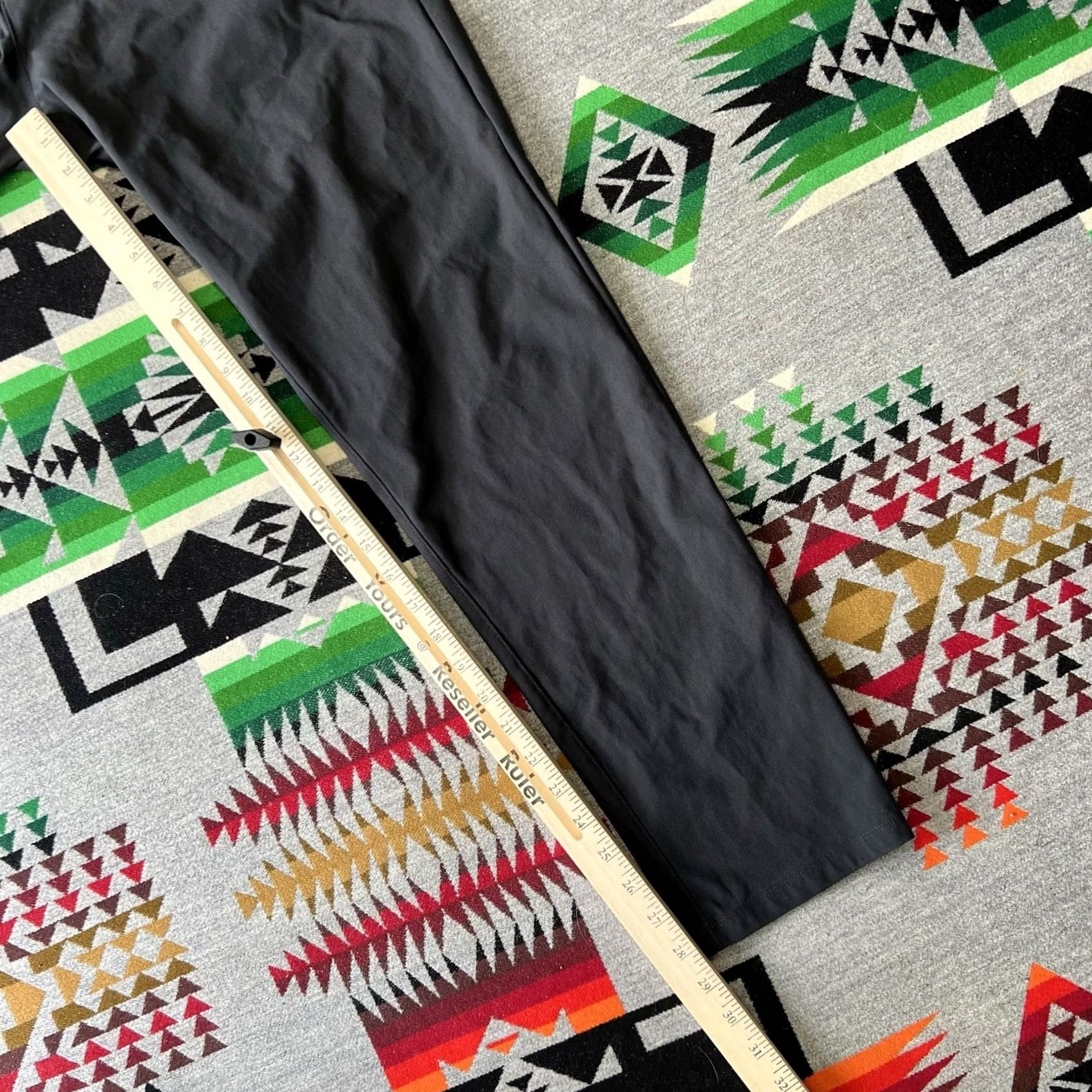 Lululemon VINTAGE? No. Size US 32 / EU 48 - 5 Thumbnail