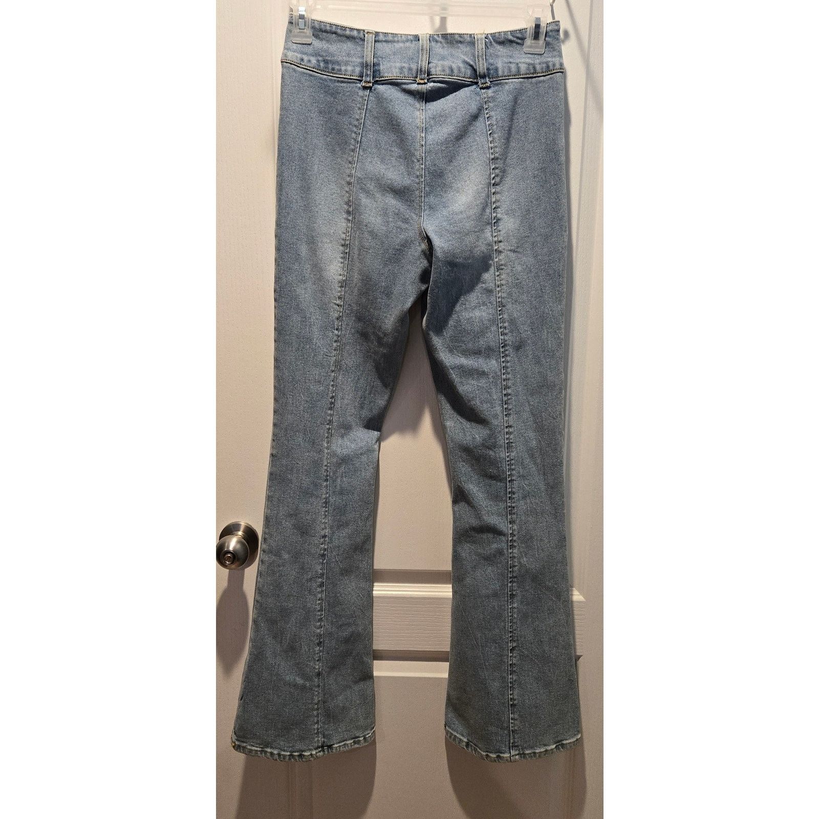 Forever 21 Forever 21 Mid rise flare jeans sz 27 Size 27" / US 4 / IT 40 - 2 Thumbnail