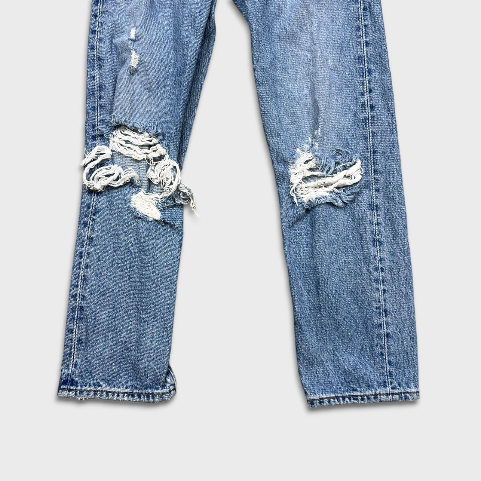 Levi's × Vintage Levi’s Wedgie Straight Jeans 24x25 Light Wash Distress Denim Size 24" / US 00 / IT 34 - 4 Thumbnail