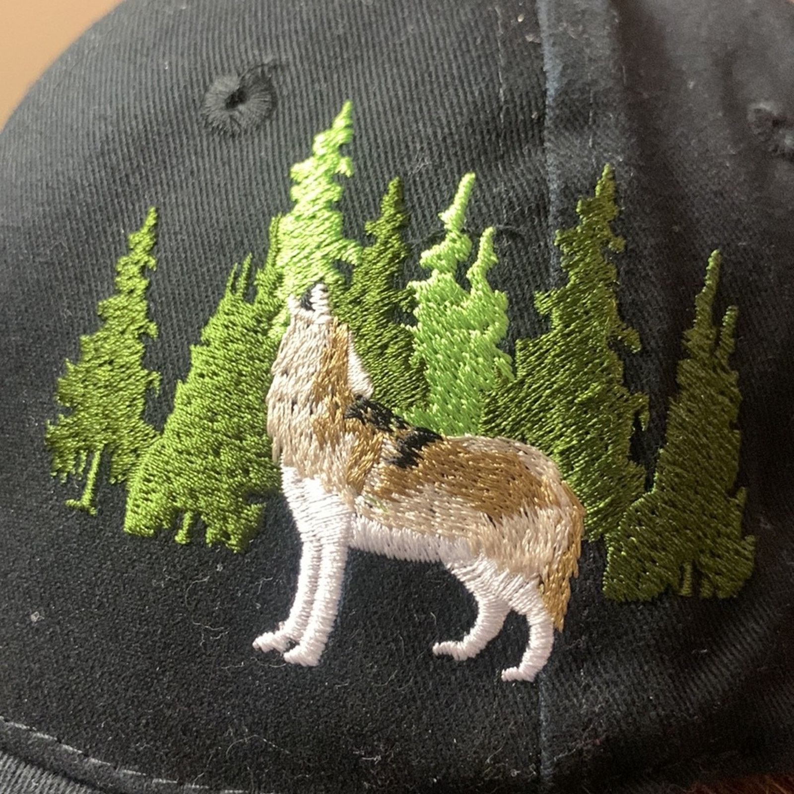 Vintage Wolf Embroidered Baseball Hat/Cap Trucker hat Size ONE SIZE - 4 Thumbnail