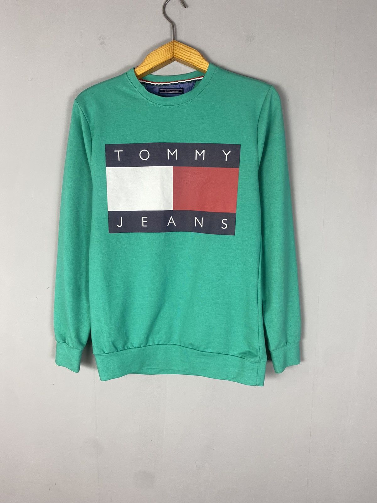 Tommy hilfiger big logo sweatshirt sales