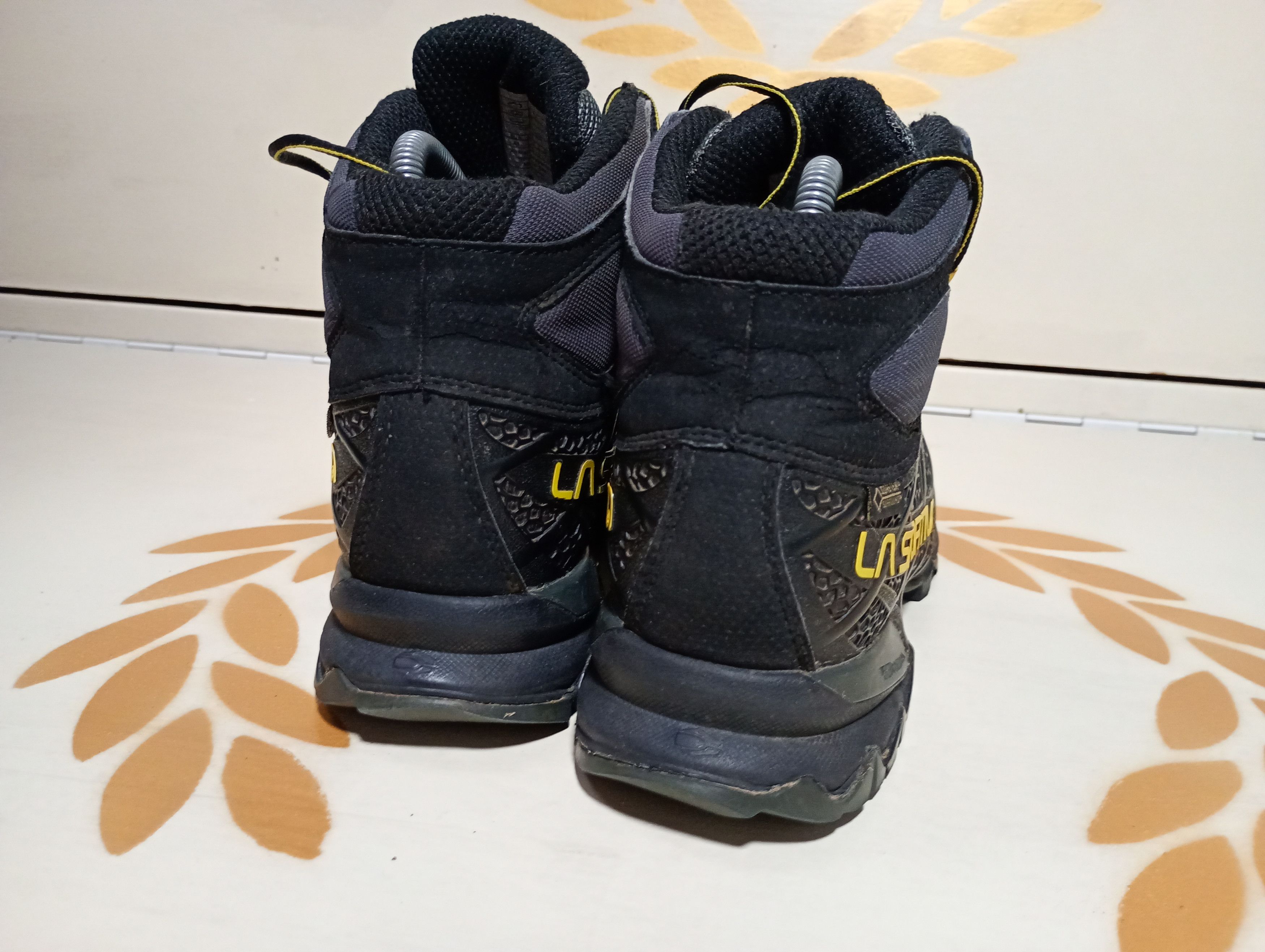 La Sportiva La Sportiva Core High GTX Boots Size US 8.5 / EU 41-42 - 21 Thumbnail