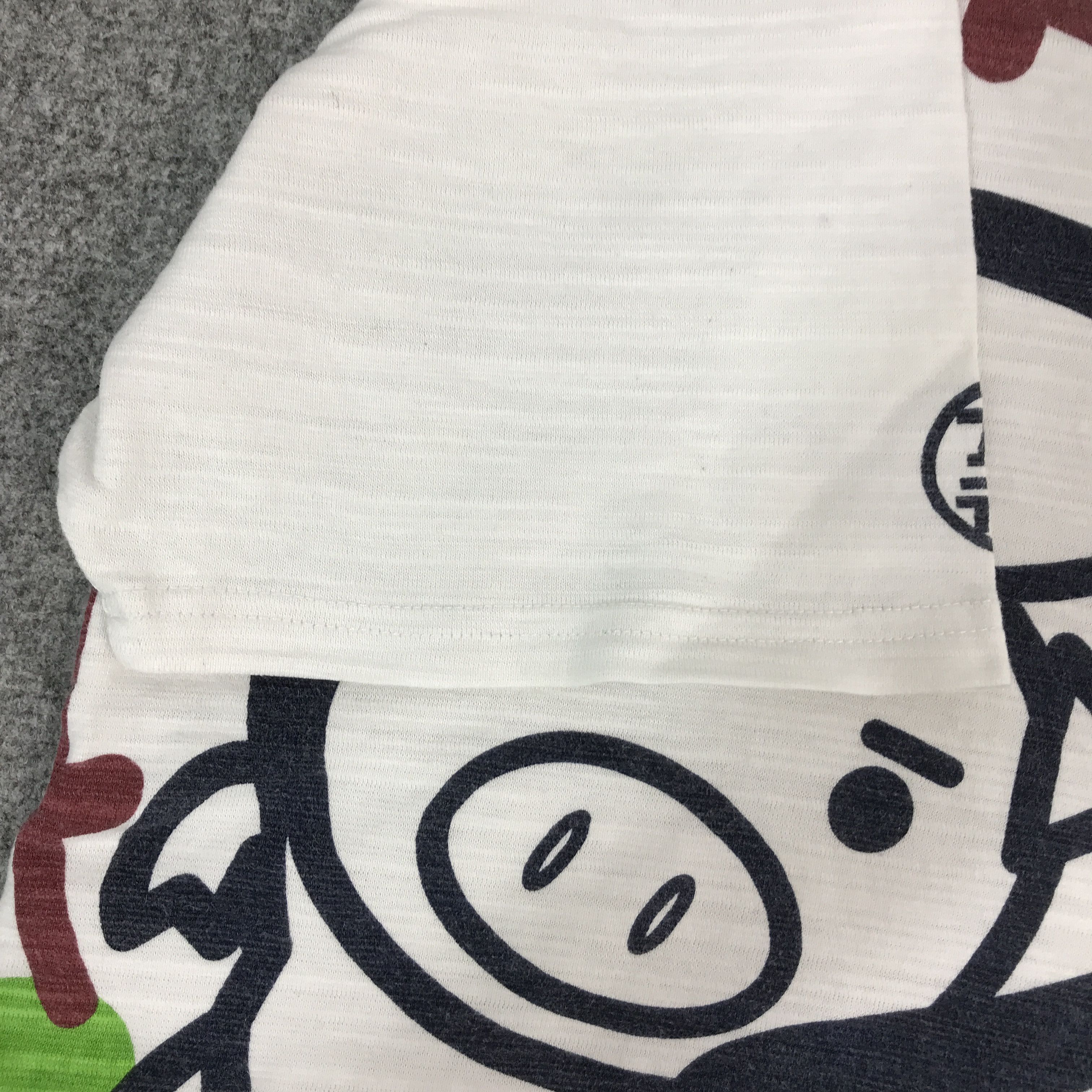 Japanese Brand Japanese word wear Pig design t-shirt Size US L / EU 52-54 / 3 - 6 Thumbnail