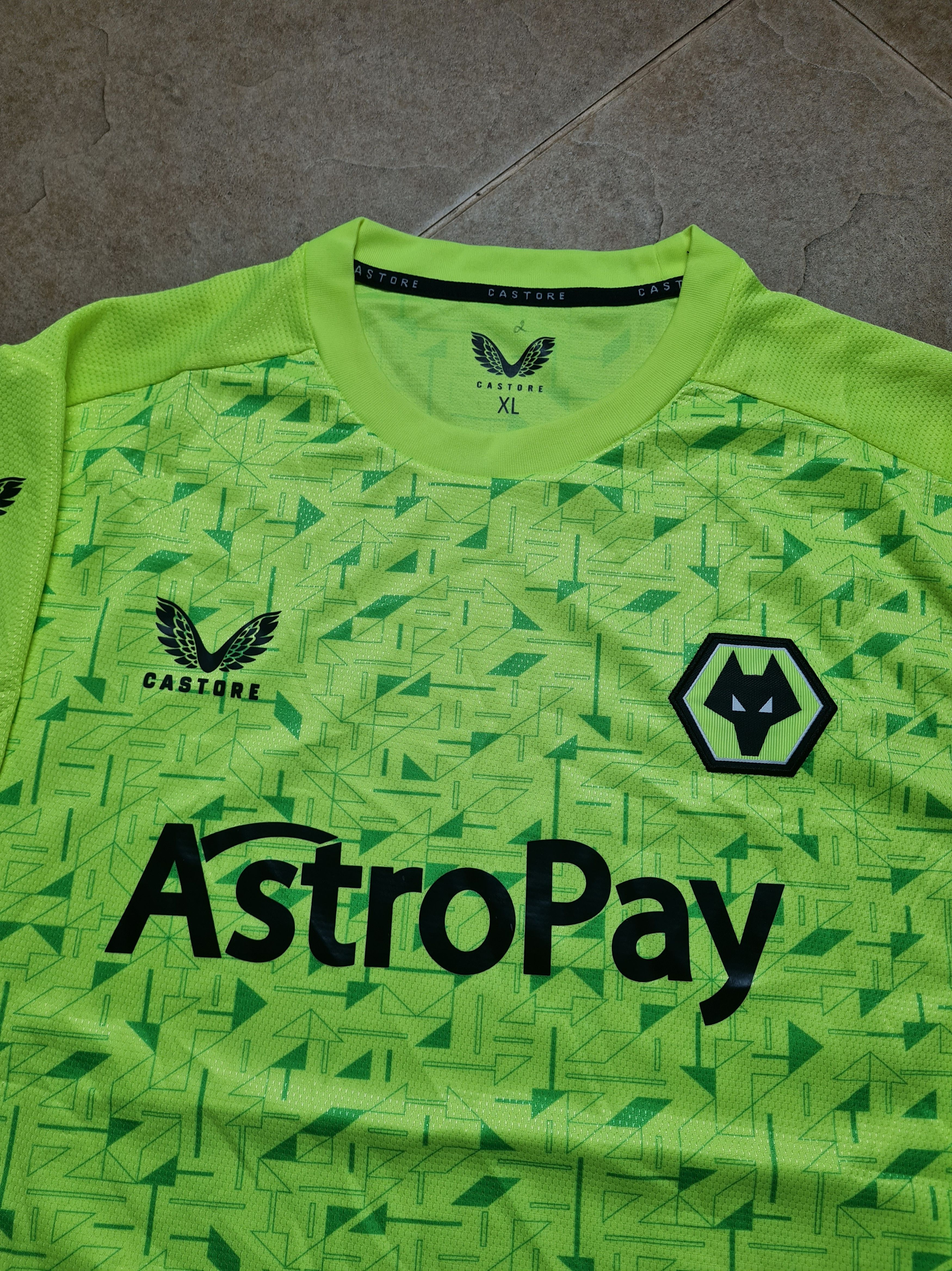 Castore WOLVERHAMPTON WANDERERS CASTORE SHIRT 23-24 SEASON AWAY Size US L / EU 52-54 / 3 - 2 Thumbnail