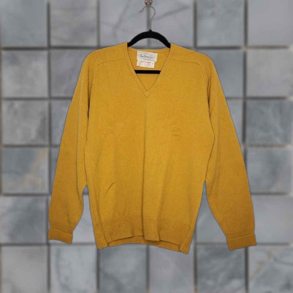 Vintage VINTAGE Dave Bloom & Sons Woolama Yellow Wool Sweater V Neck Mens M Pullover 60s 70s VTG Size US M / EU 48-50 / 2 - 1 Thumbnail