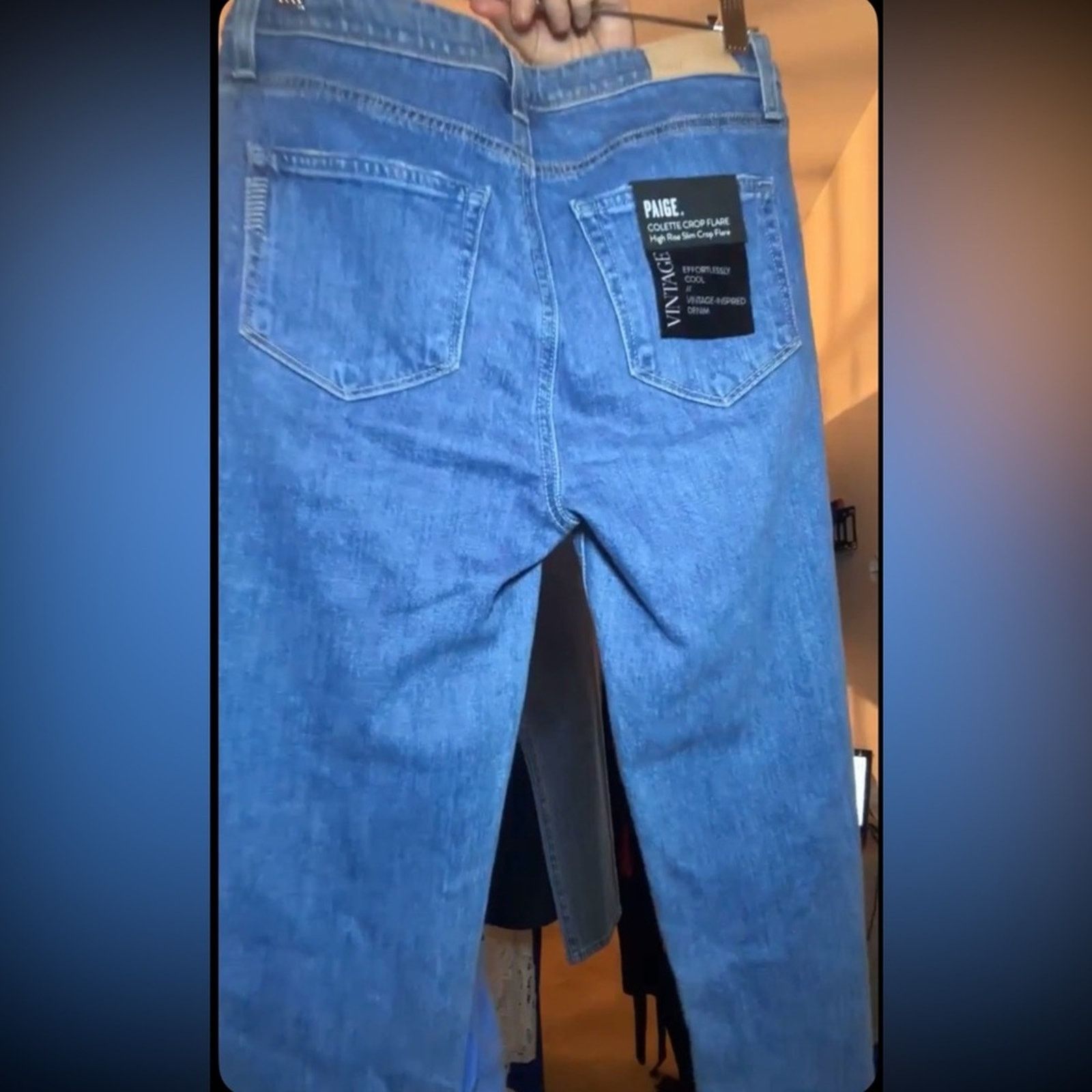 Paige NWT Paige $229 Collette Crop Flare Jean with Raw Hem size 26 Size 26" / US 2 / IT 38 - 8 Thumbnail