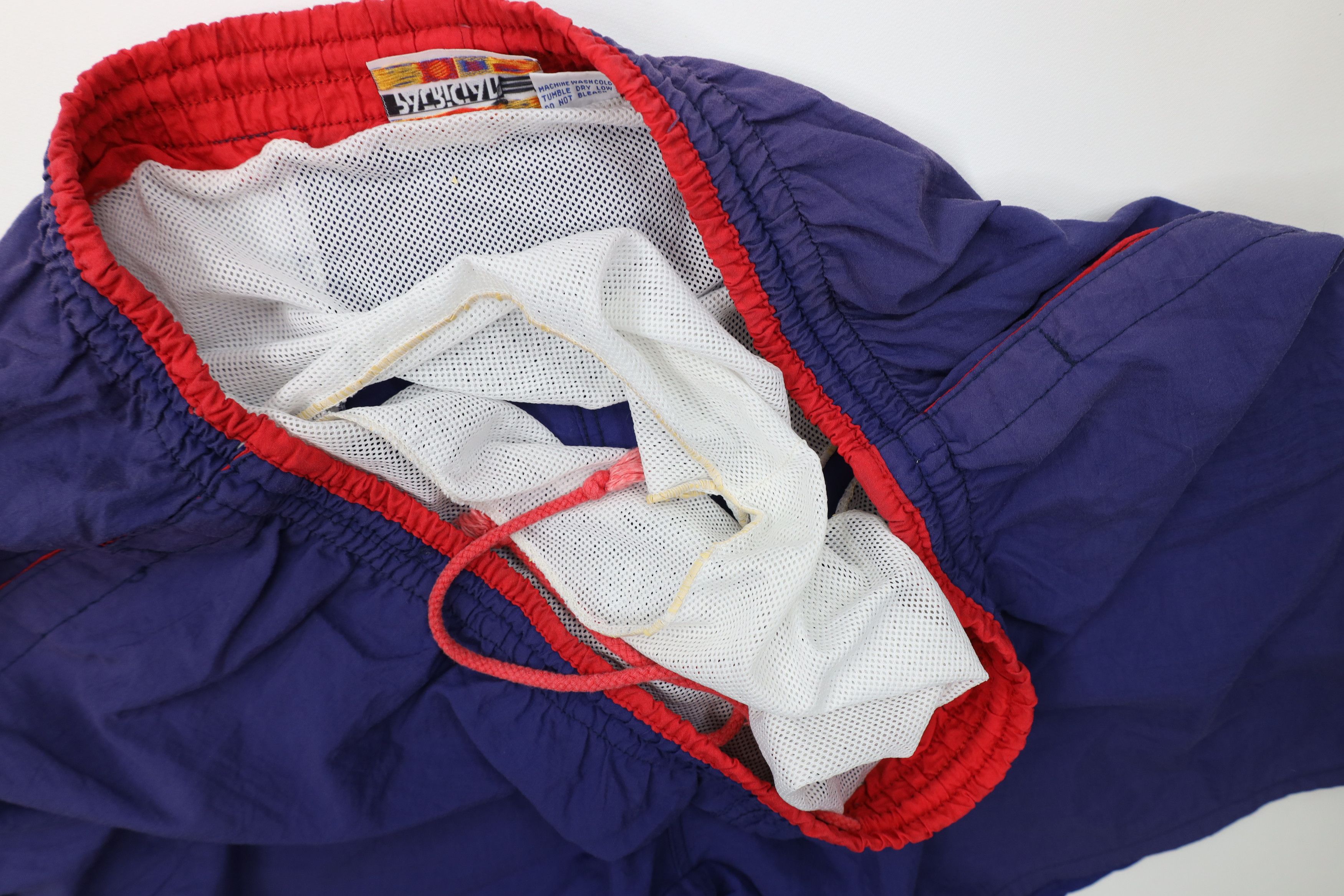 Vintage Vintage 90s Streetwear Faded Above Knee Lined Shorts Trunks Size US 34 / EU 50 - 9 Thumbnail