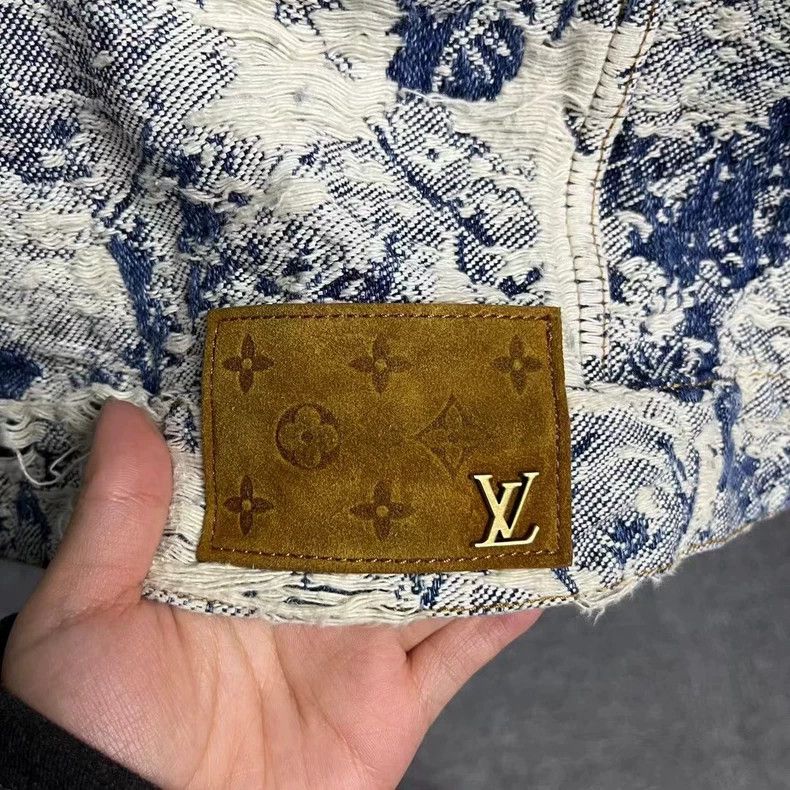 Louis Vuitton Louis Vuitton Blue plant flower full print long-sleeve den Size US L / EU 52-54 / 3 - 5 Thumbnail