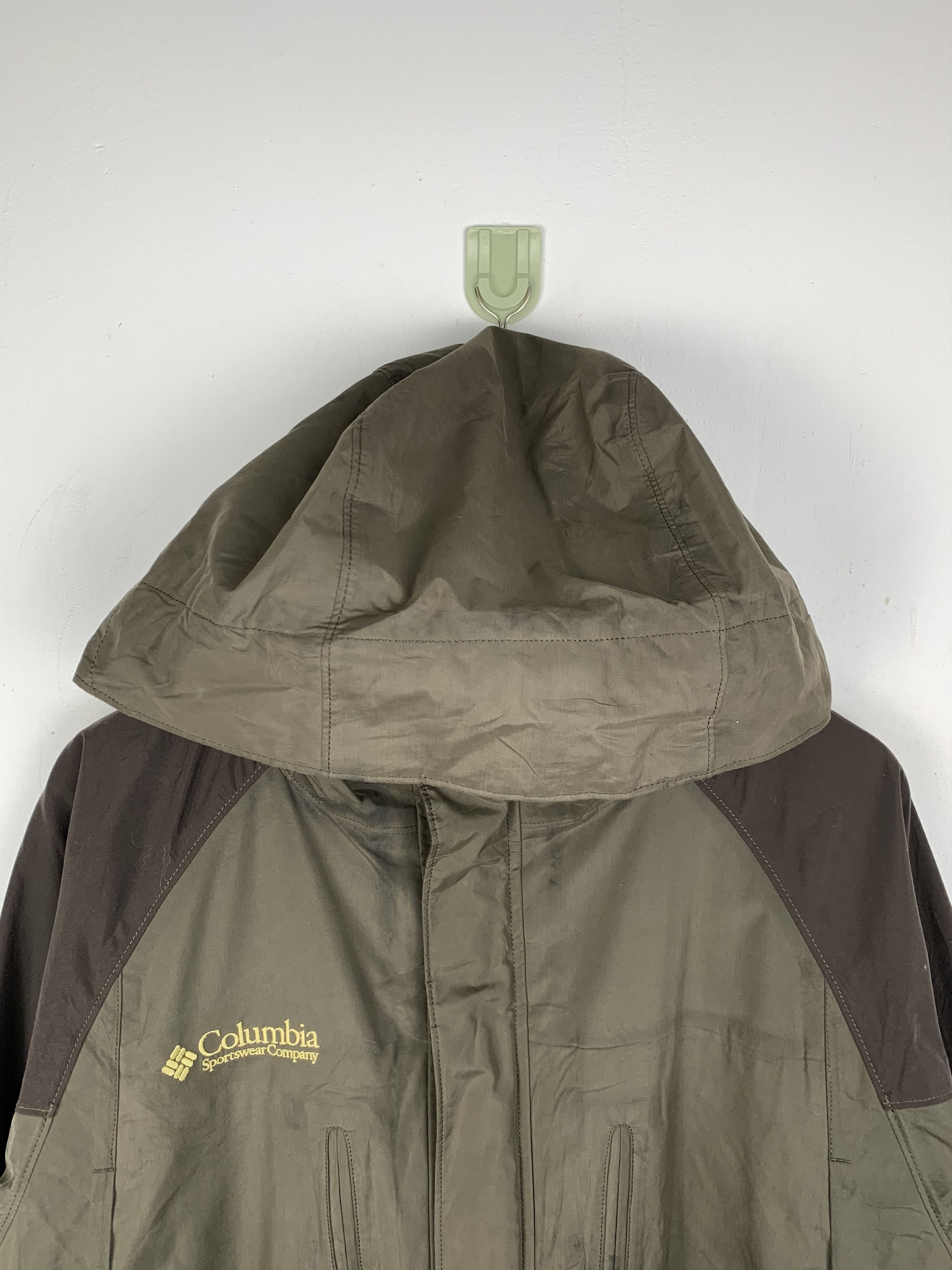 Columbia Vintage Columbia Hoodie Waterproof Zipper Jacket J1452 Size US M / EU 48-50 / 2 - 2 Thumbnail