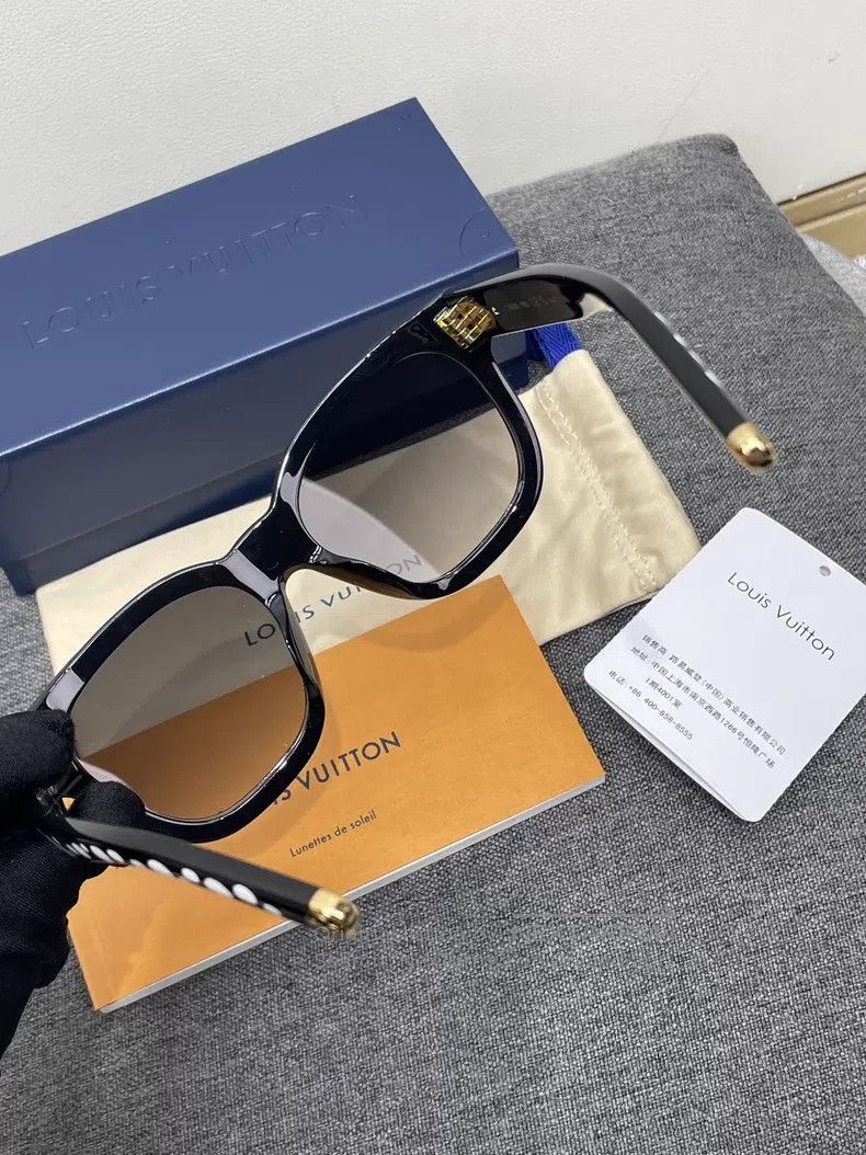 Louis Vuitton Louis Vuitton Yayoi Kusama Co-branded Sunglasses Size ONE SIZE - 4 Thumbnail