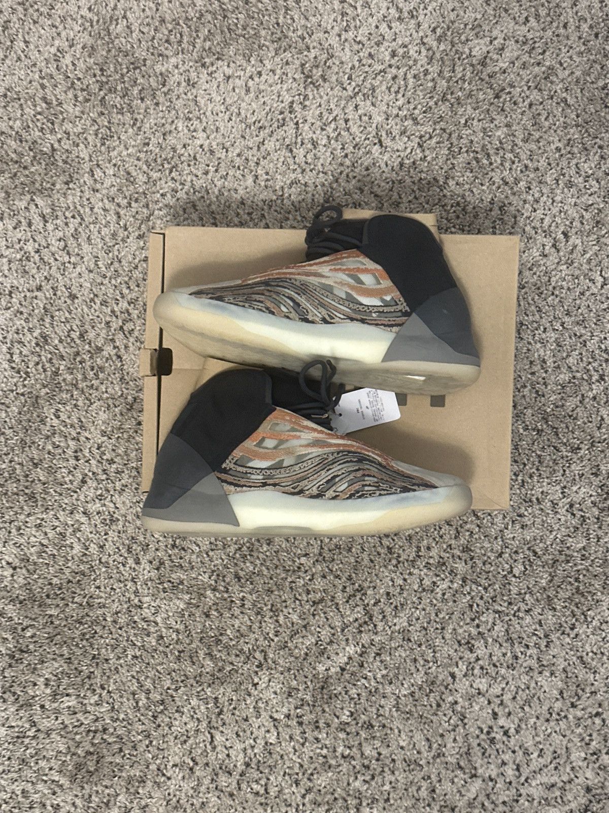 Adidas × Kanye West Yeezy Quantum ‘Flash Orange’ Size US 12.5 / EU 45-46 - 2 Thumbnail