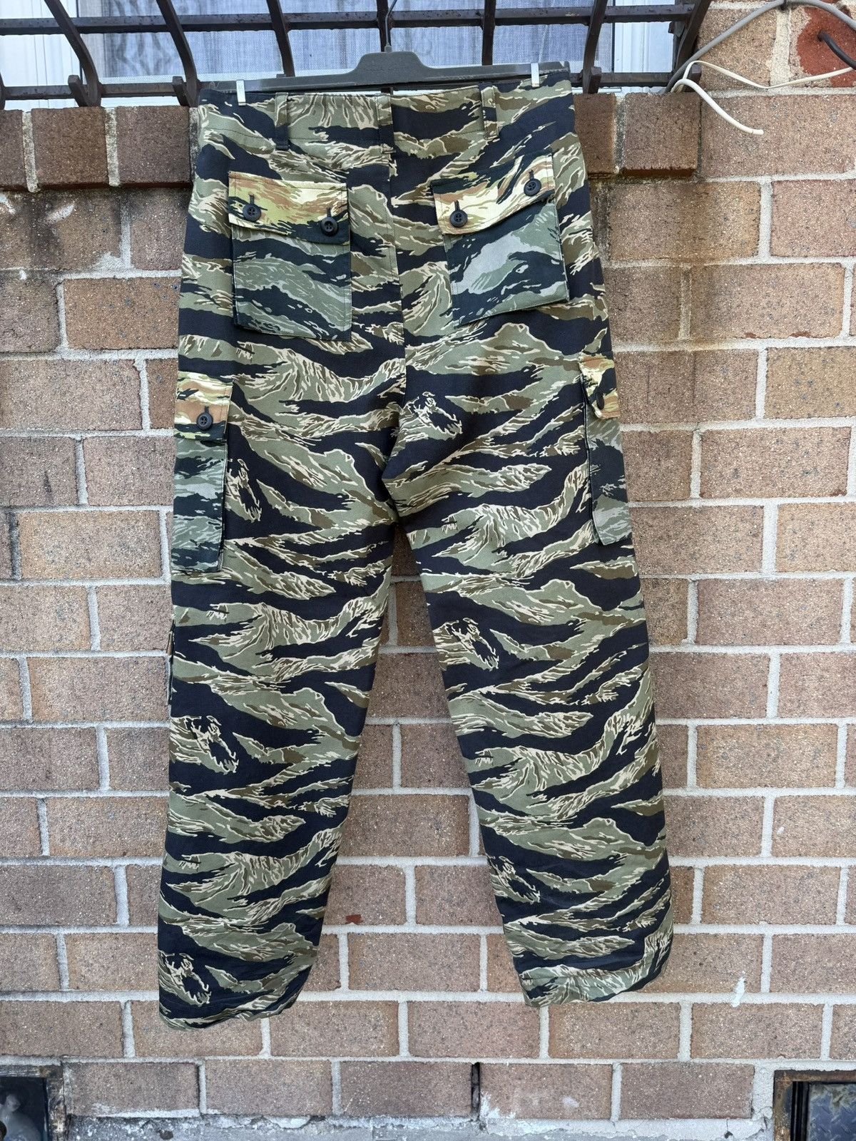 Givenchy Givenchy Tiger Camo Cargo Pants Size US 36 / EU 52 - 2 Thumbnail