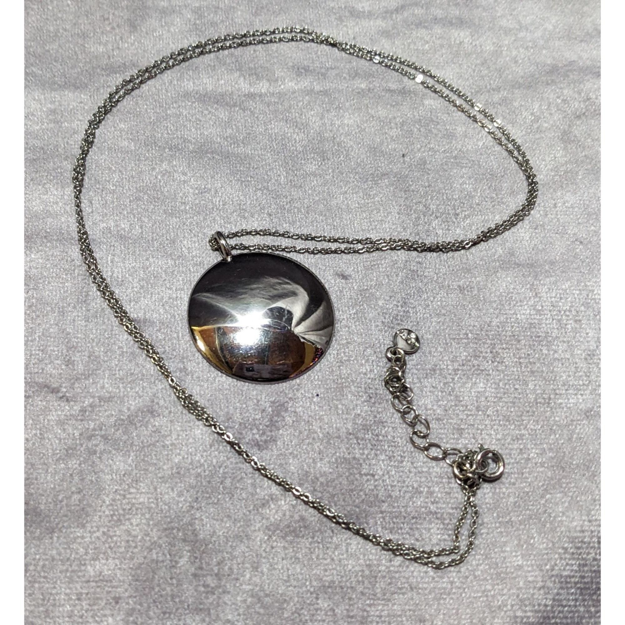 Loft Loft Silver Tone Mirror Finish Medallion Necklace Size ONE SIZE - 8 Thumbnail