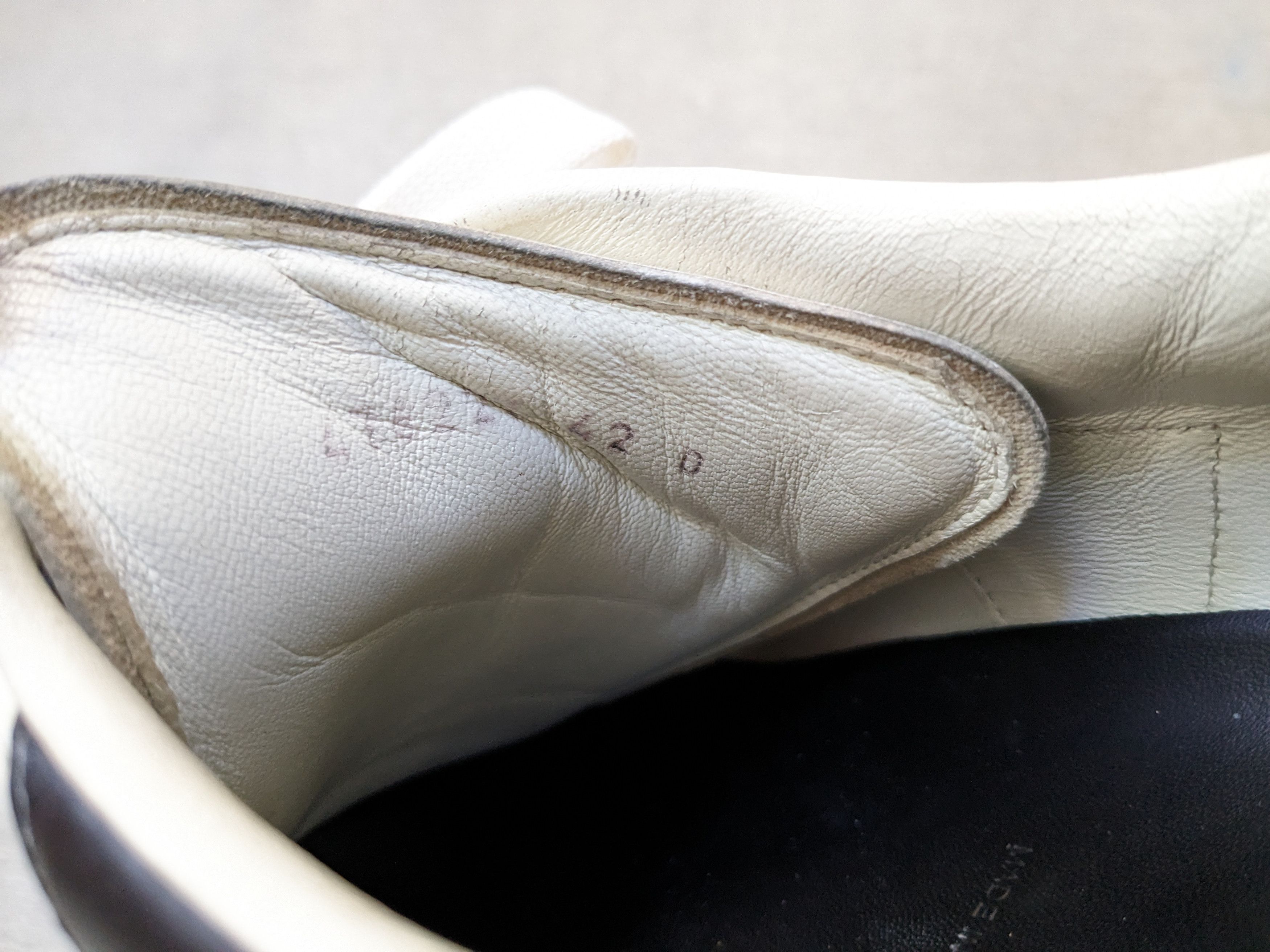 Alexander McQueen Alexander McQueen Larry Oversized Sneakers 9 42 White Black Size US 9 / EU 42 - 6 Thumbnail