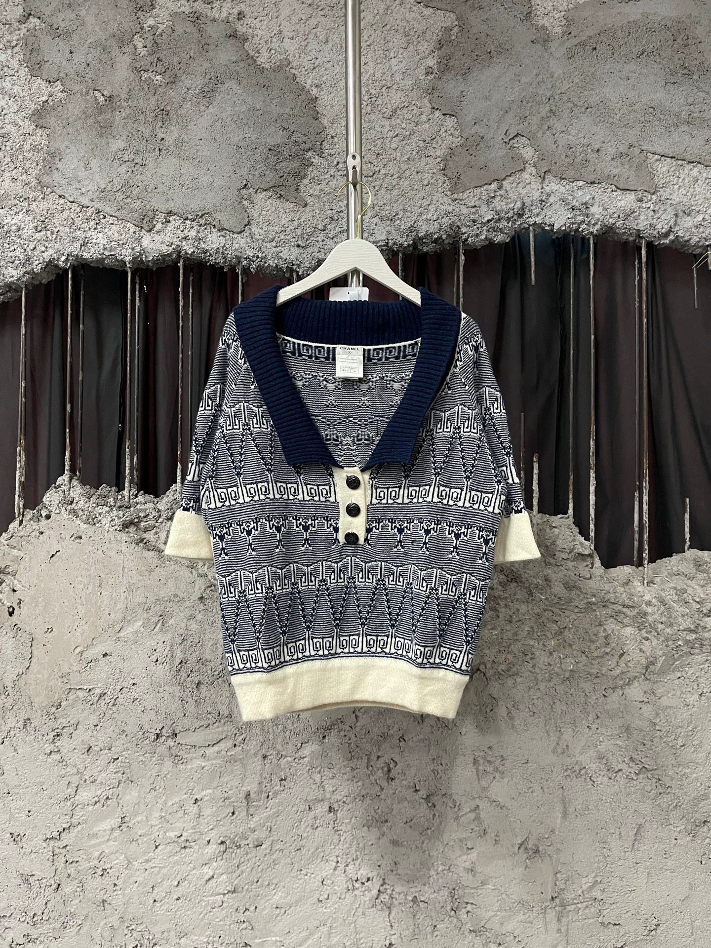 Chanel Chanel knit short-sleeve 34 99 new Size XS / US 0-2 / IT 36-38 - 1 Thumbnail