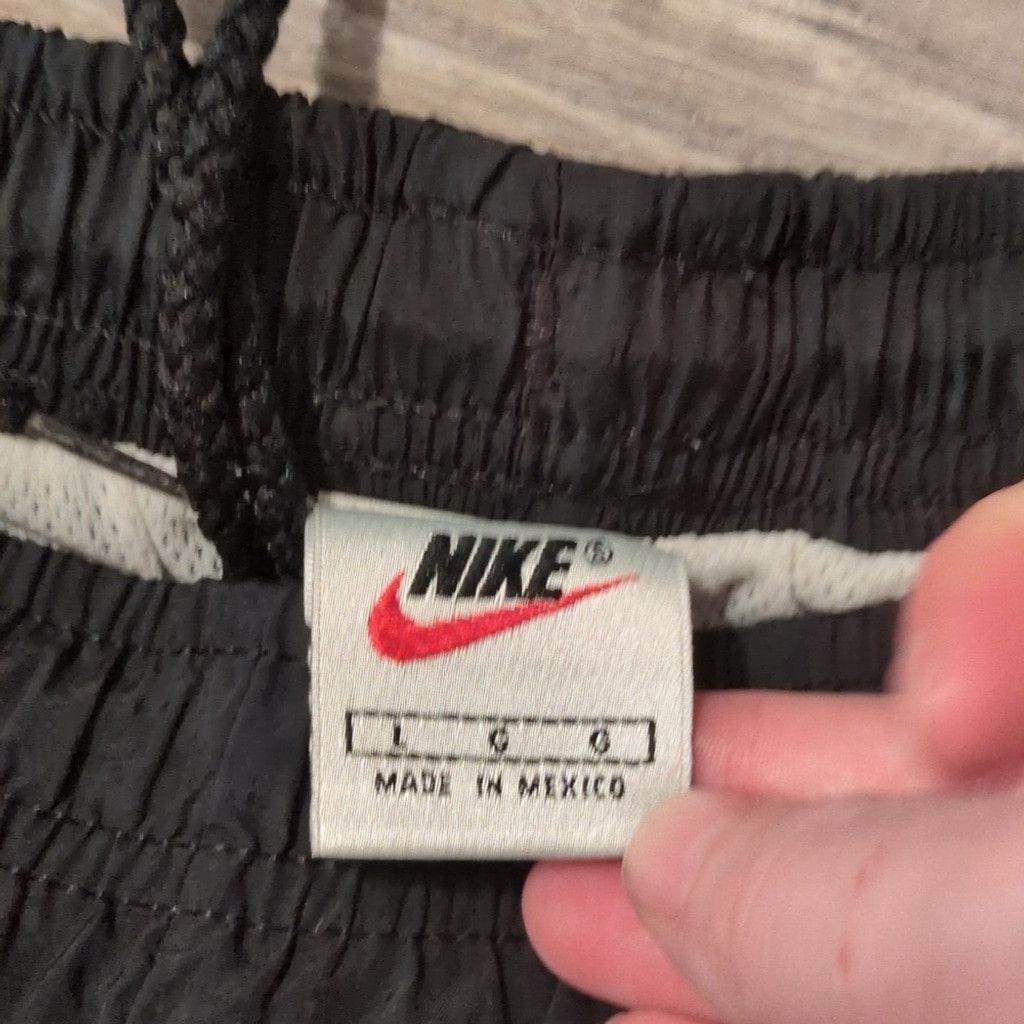 Nike Nike Black Swim Trunks Size Large Size US 28 / EU 44 - 2 Thumbnail