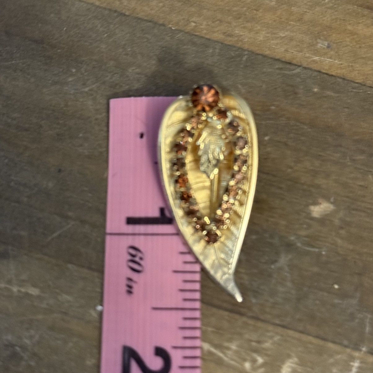 Vintage Vintage gold tone clip on leaf earrings w/orange rhinestones Size ONE SIZE - 2 Thumbnail