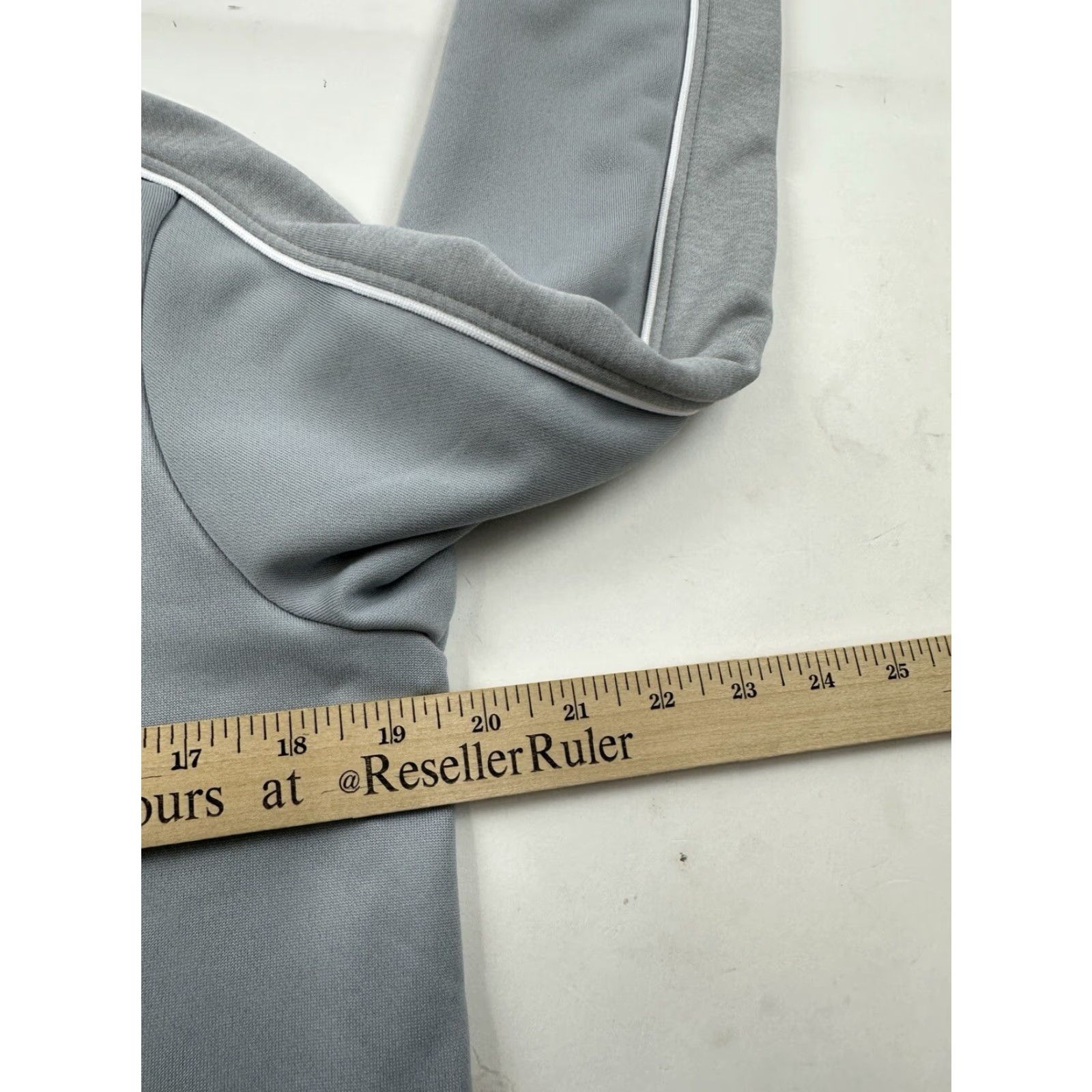 Under Armour Under Armour Jacket Womens Small Gray Command Full Zip Track Jacket Women S Gray Short Description: N/A Size S / US 4 / IT 40 - 7 Thumbnail