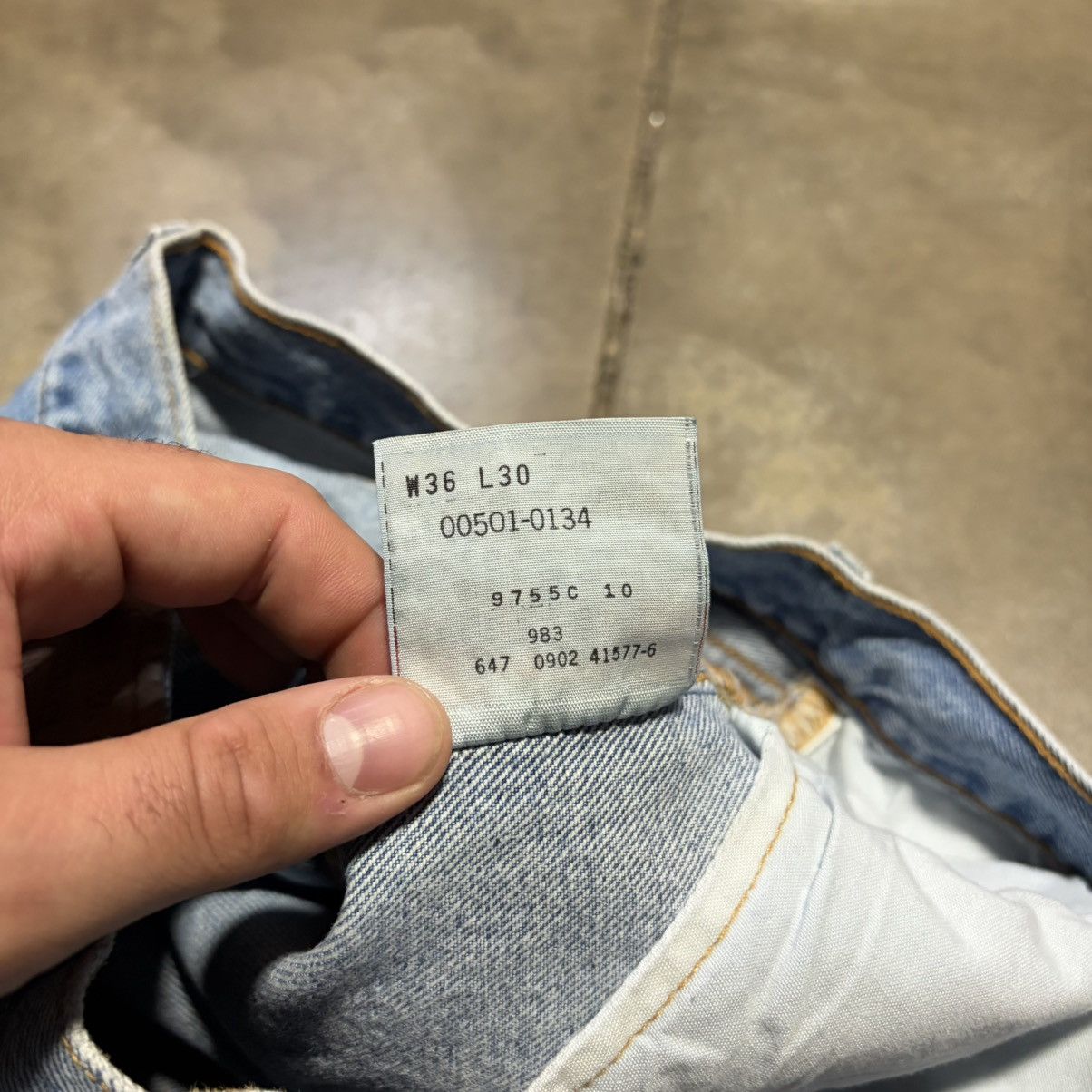 Levi's Vintage Levis 501 Denim Jeans Faded Washed Button Fly 90s Size US 34 / EU 50 - 15 Thumbnail