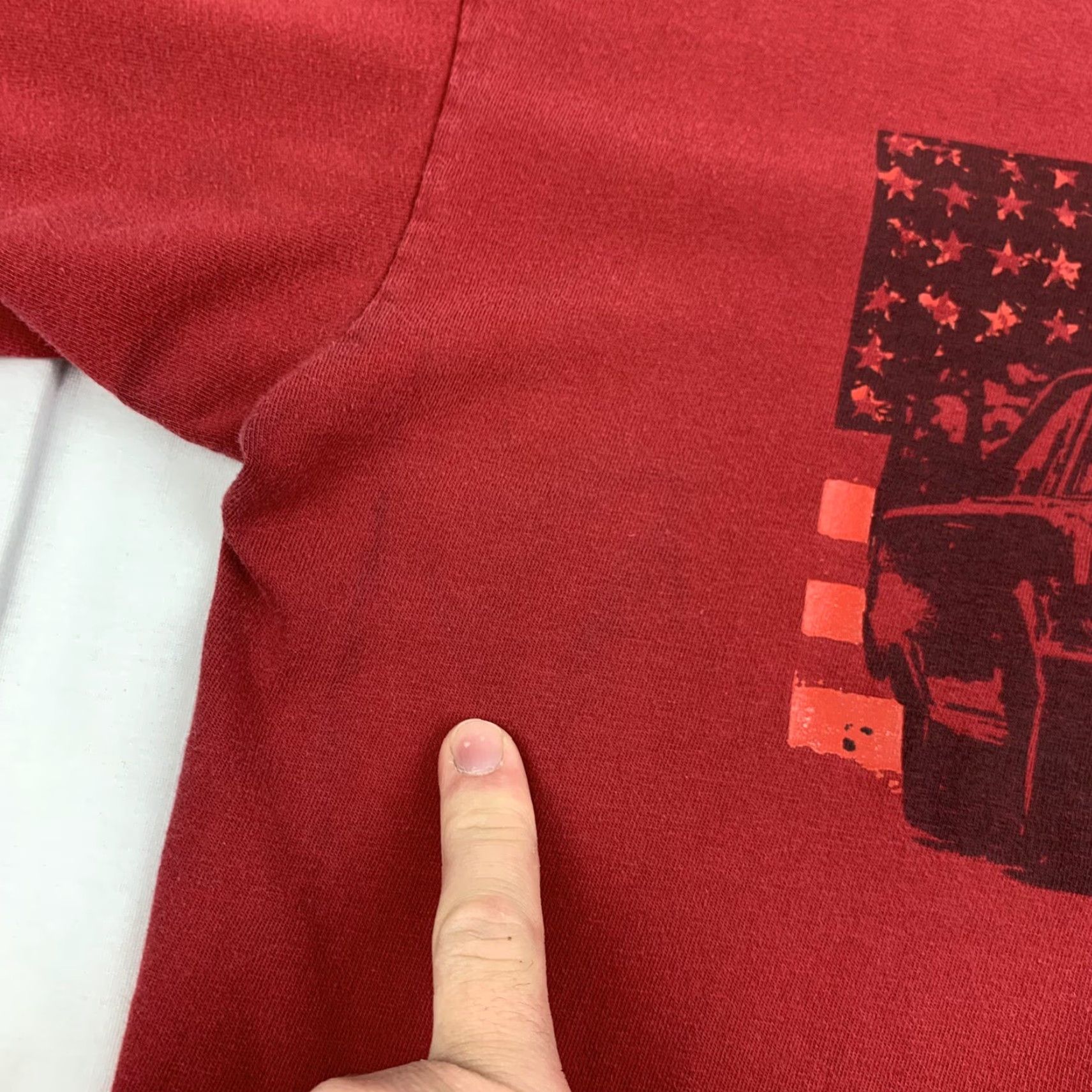 Levi's VINTAGE Levi's T Shirt Adult Large Red Y2K Graphic Tee American Flag Car Mens Size US L / EU 52-54 / 3 - 3 Thumbnail