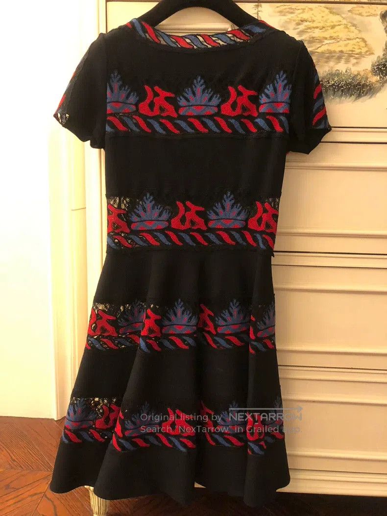 Valentino Valentino dress Size M / US 6-8 / IT 42-44 - 1 Thumbnail