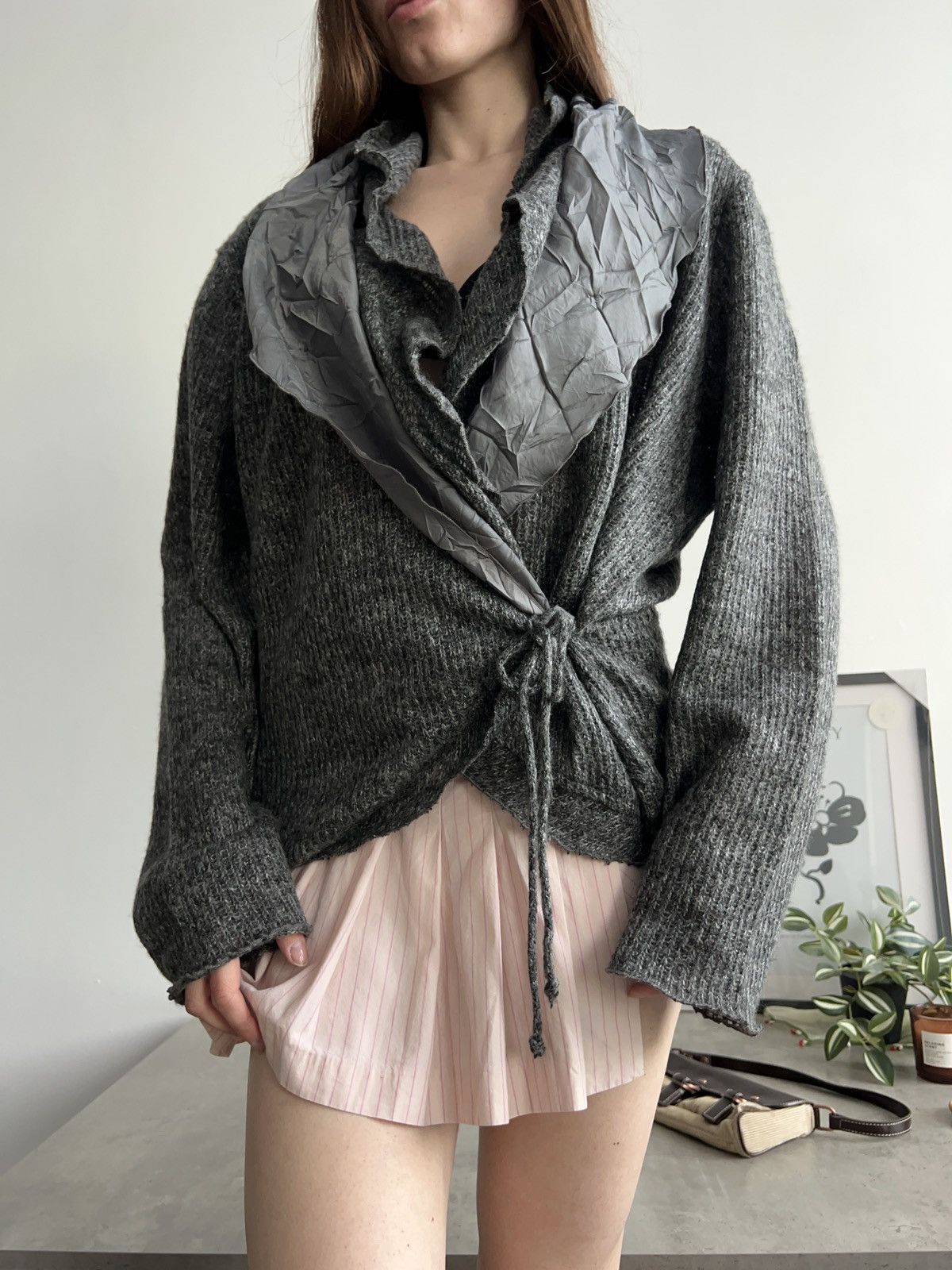 Vintage Vintage Gray Ruffle Beautiful Cardigan Cozy Retro Sweater Size XL / US 12-14 / IT 48-50 - 5 Thumbnail