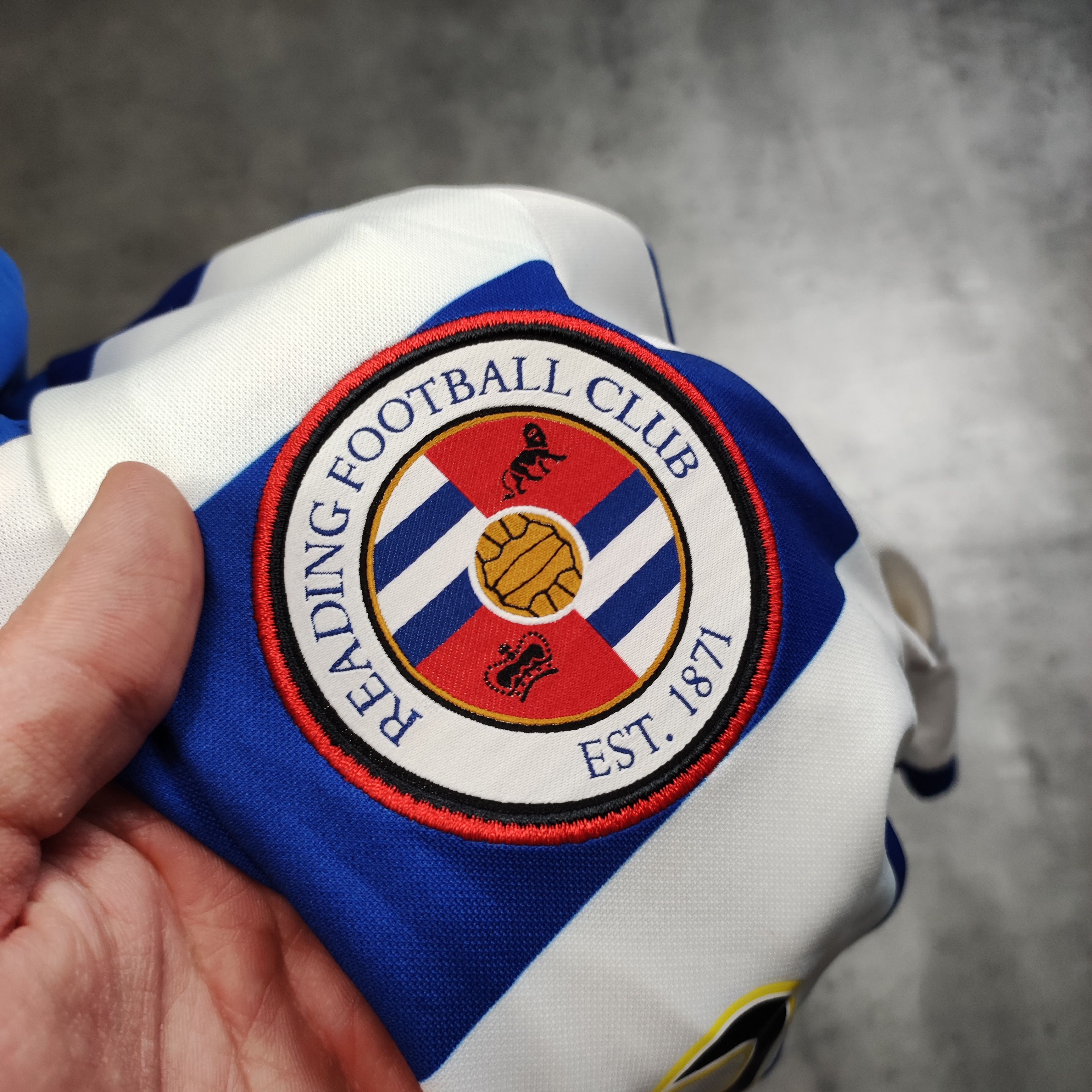 Vintage RARE Reading Football Club Carabao Home Puma Jersey Size US S / EU 44-46 / 1 - 6 Thumbnail