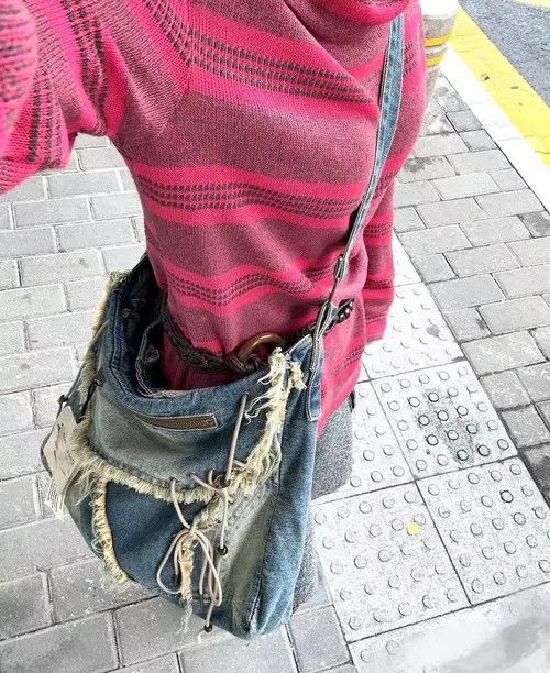 Japanese Brand Jeans Casual Totes Shoulder Bags Size ONE SIZE - 3 Thumbnail