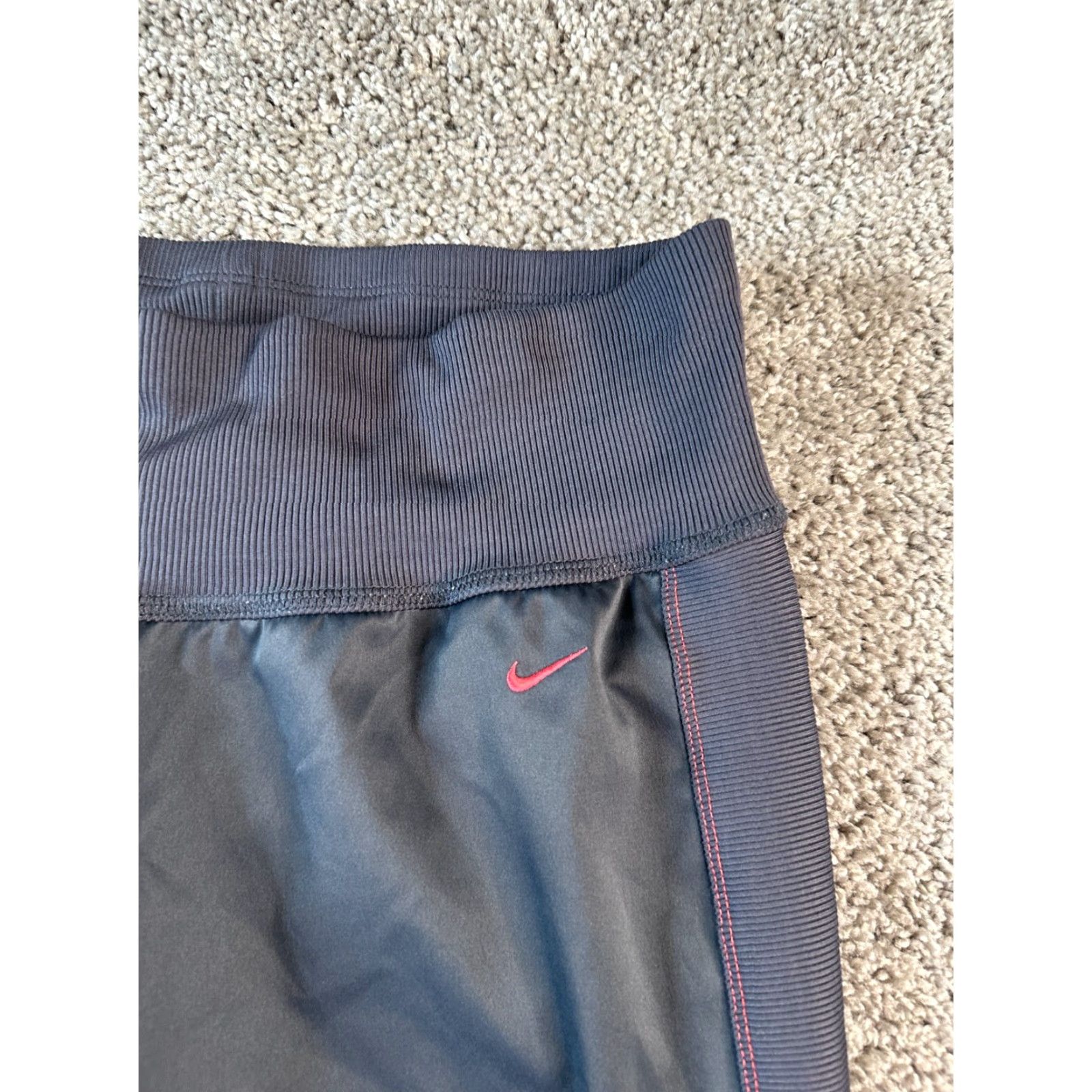 Nike Nike Track Pants Womens XS Gray Pink Pull On Stretch Regular Inseam 28in Logo 90s? (adjusted) Size 26" / US 2 / IT 38 - 3 Thumbnail