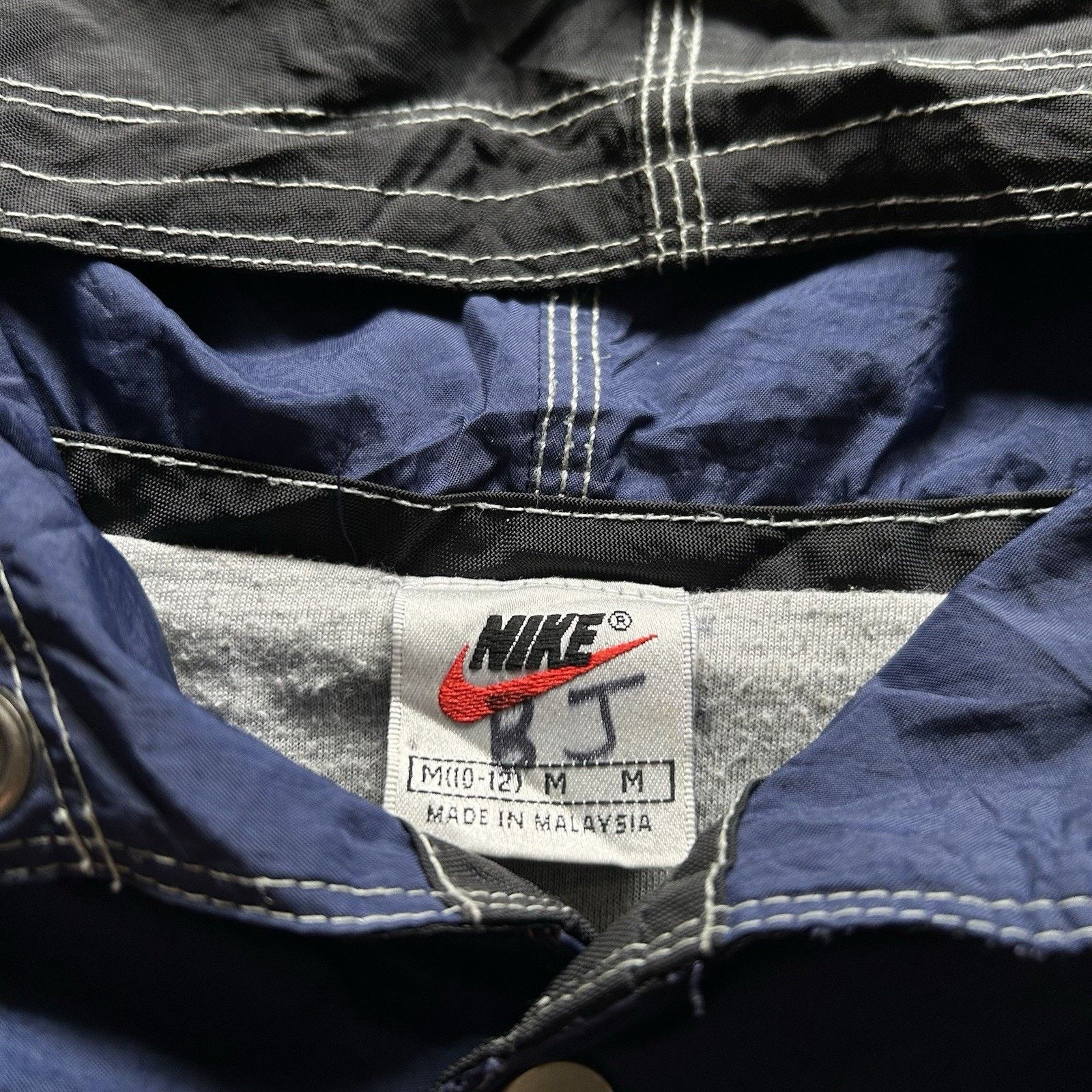 Nike Vintage 90s Nike Jacket Size Small Hooded Windbreaker Rare Size US S / EU 44-46 / 1 - 8 Thumbnail