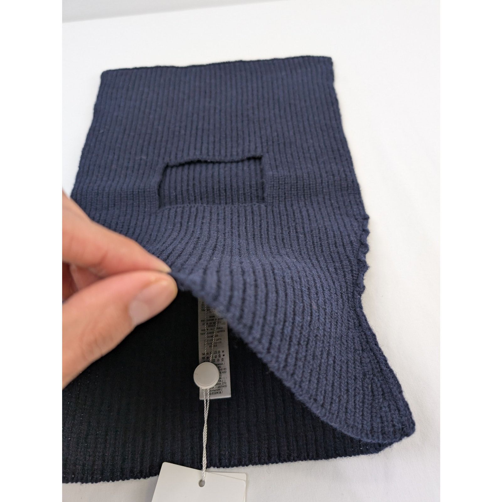 Maison Margiela o1rshd1 Size: M / Ribbed Balaclava Scarf in Navy Blue Size ONE SIZE - 9 Thumbnail