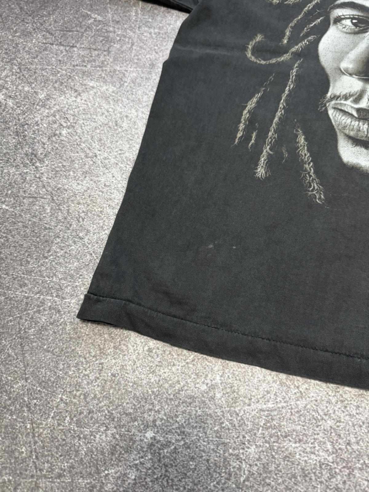 Vintage Vintage Bob Marley Joint T Shirt Faded Smoke Y2k Size US L / EU 52-54 / 3 - 5 Thumbnail