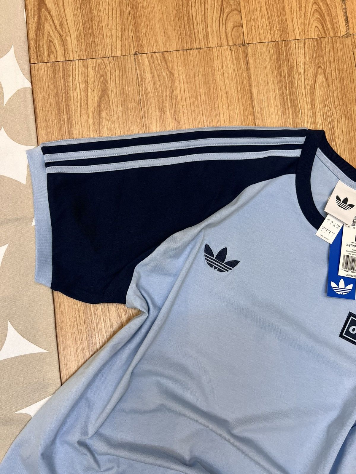 Adidas Adidas x Oasis Size US M / EU 48-50 / 2 - 3 Thumbnail