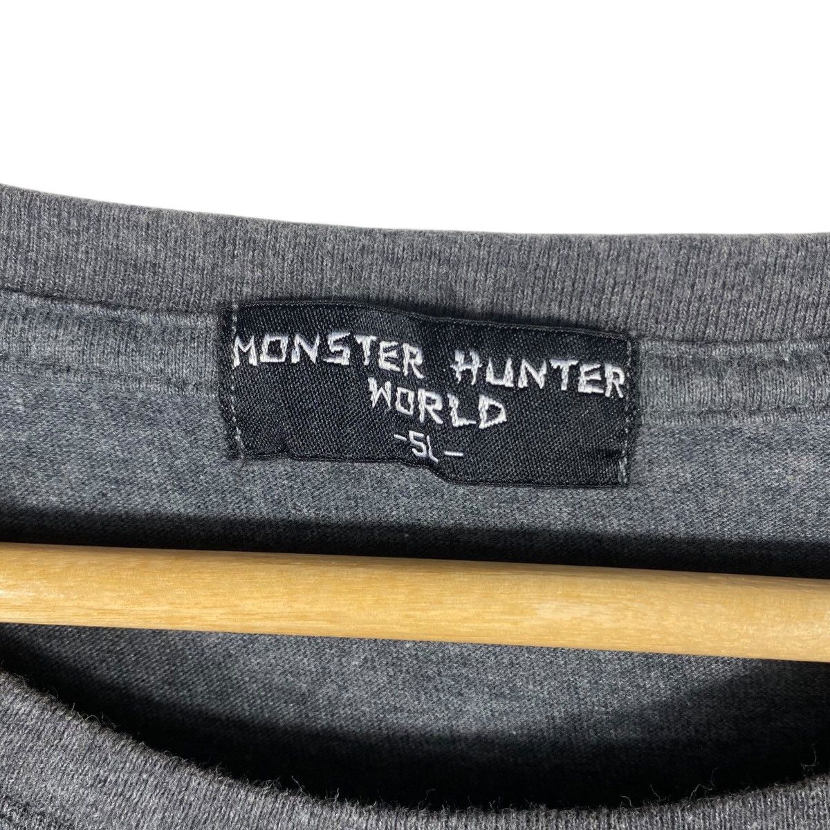 Other MONSTER HUNTER: WORLD Big Graphic Game Tee Shirt Size 4XL / US 24-26 - 7 Thumbnail
