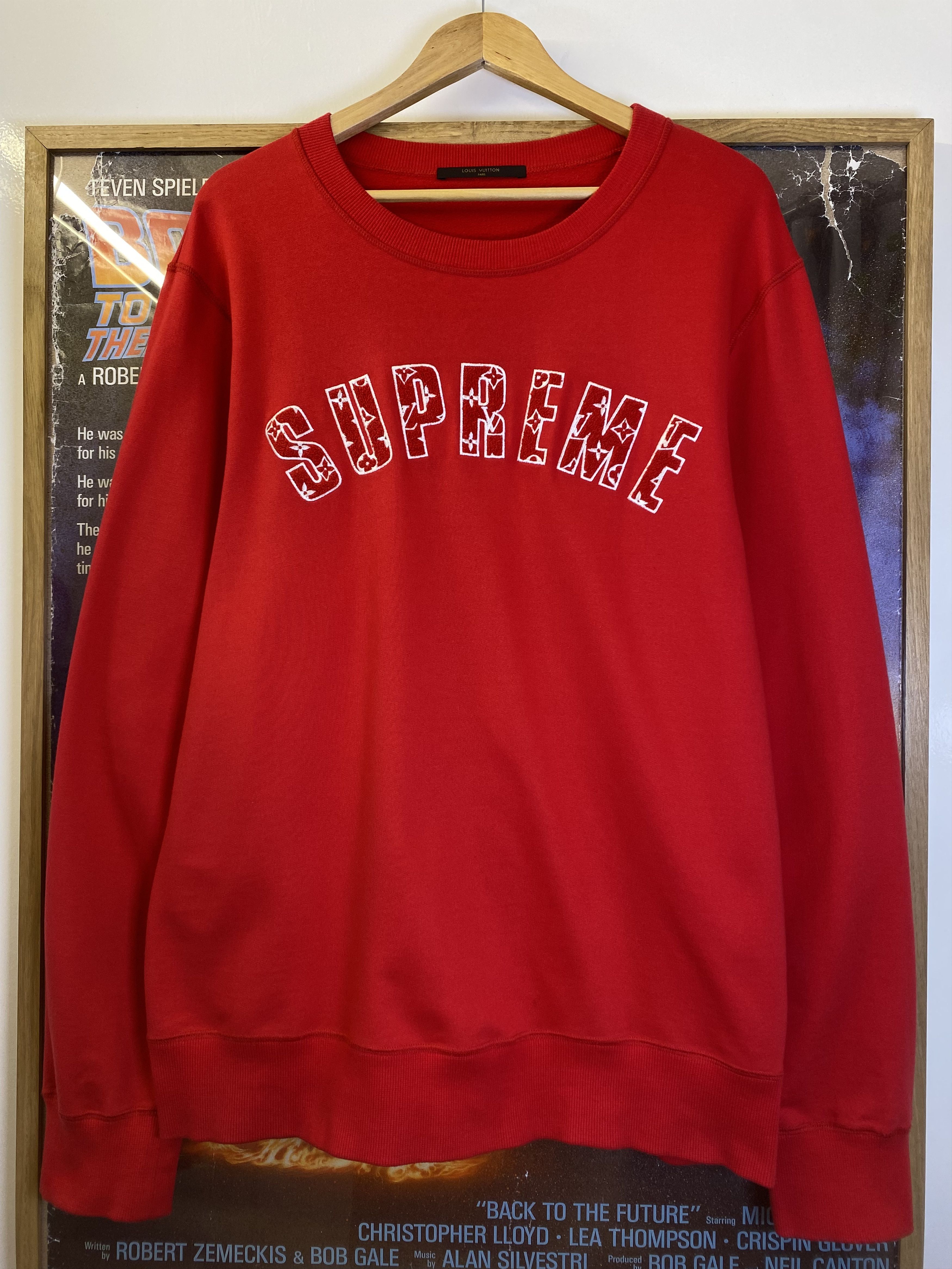Louis Vuitton × Supreme SS2017 Louis Vuitton x Supreme Arc Spellout Logo Crewneck Size US XXL / EU 58 / 5 - 1 Thumbnail