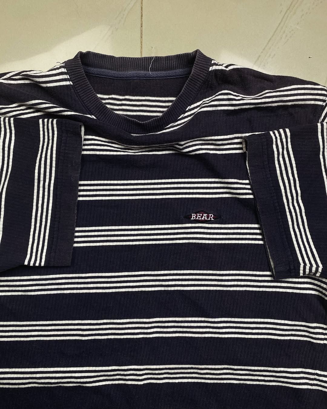 Japanese Brand 1990’s Bear Surfboard Stripe Size US L / EU 52-54 / 3 - 2 Thumbnail