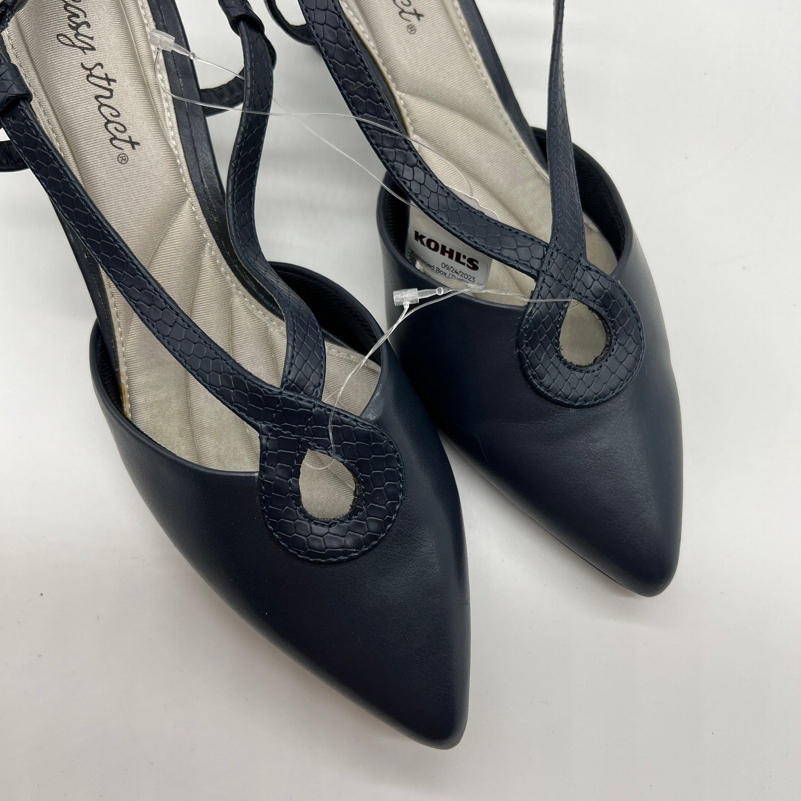 Other Easy Street Women's Finesse Pump Size 8.5 Blue Navy Size US 8.5 / IT 38.5 - 9 Thumbnail