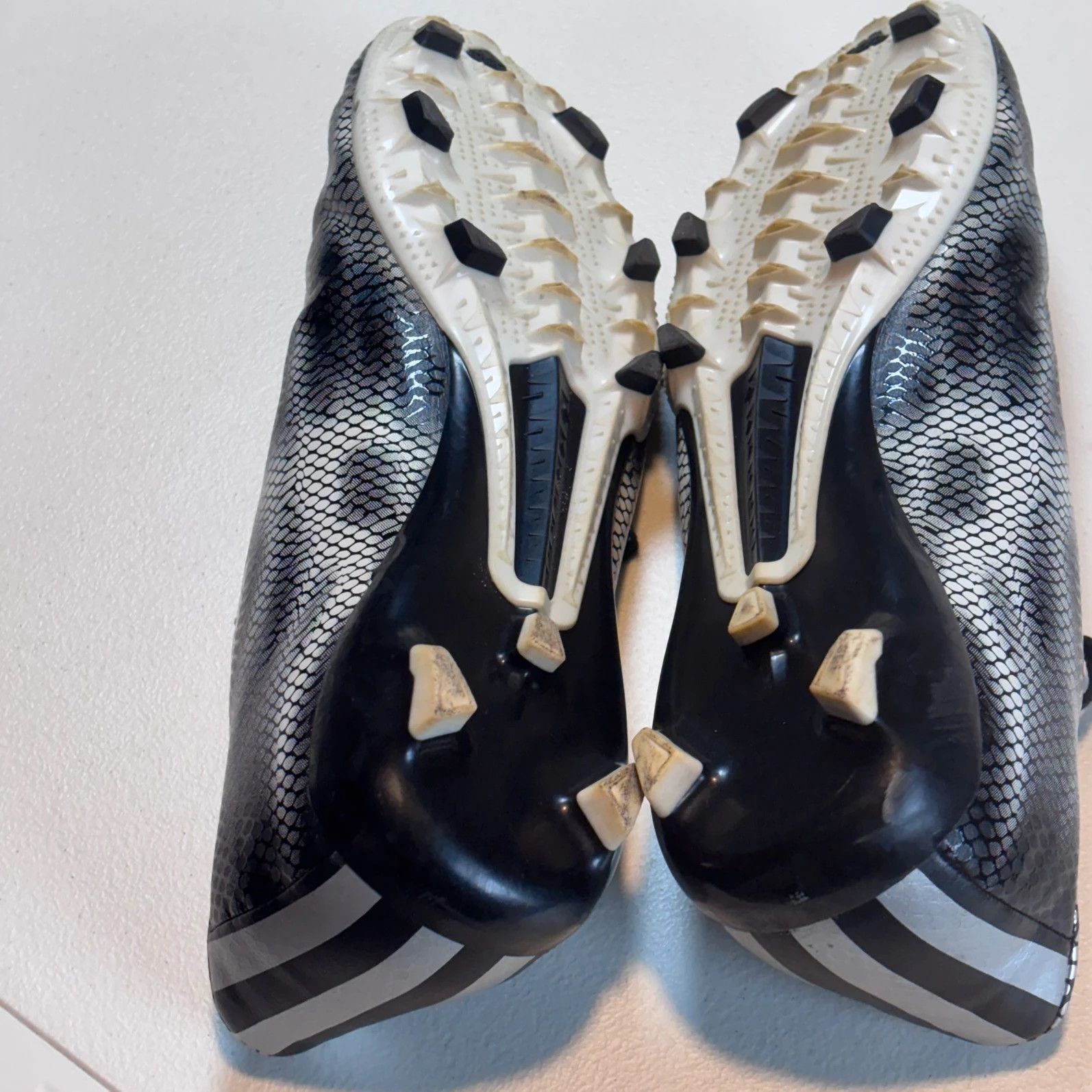 Adidas Adidas F10 Black Snake Print Soccer Shoes Mens 11 US Soccer Size US 11 / EU 44 - 7 Thumbnail