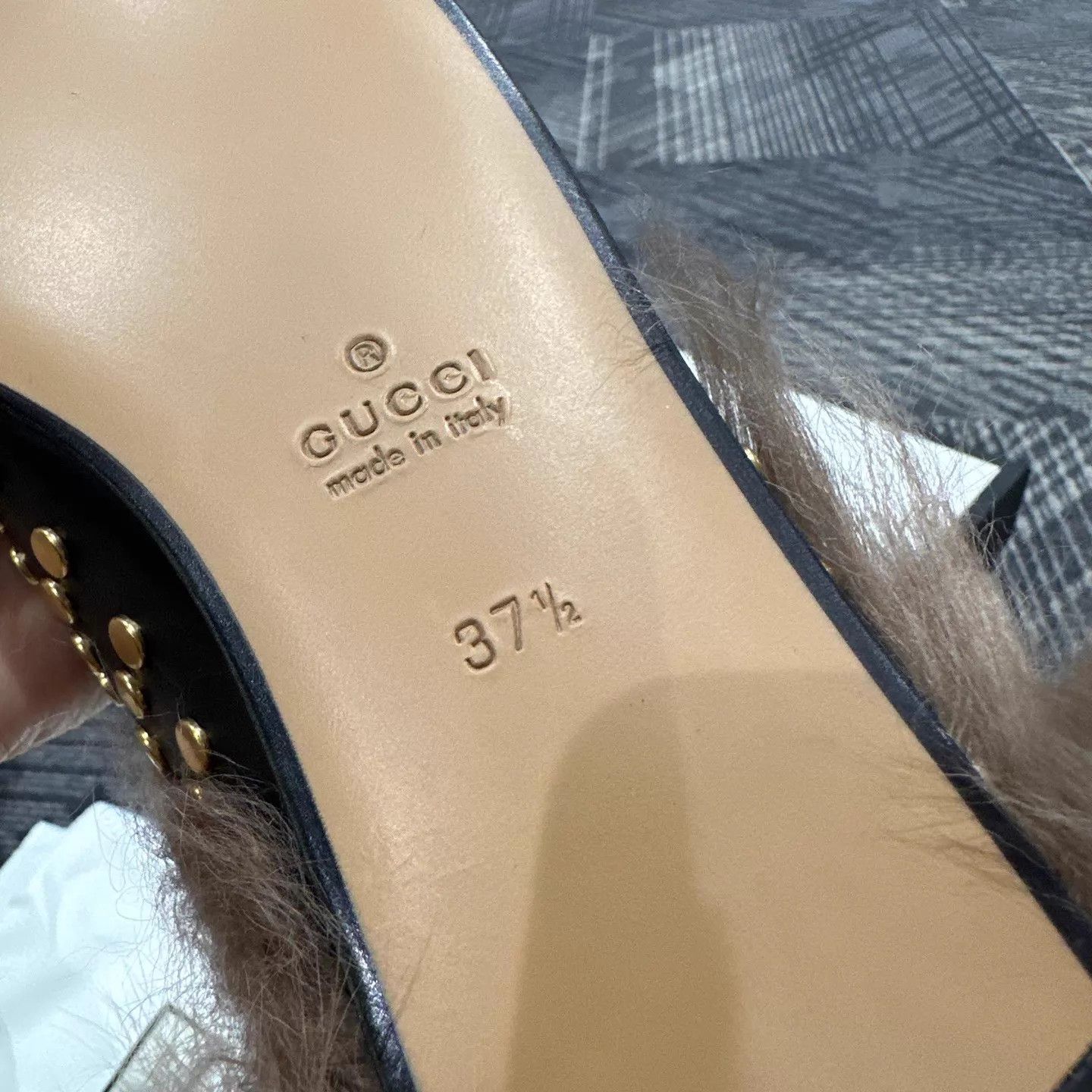 Gucci Gucci Studded Fur Slides 37.5 Size US 7 / IT 37 - 7 Thumbnail